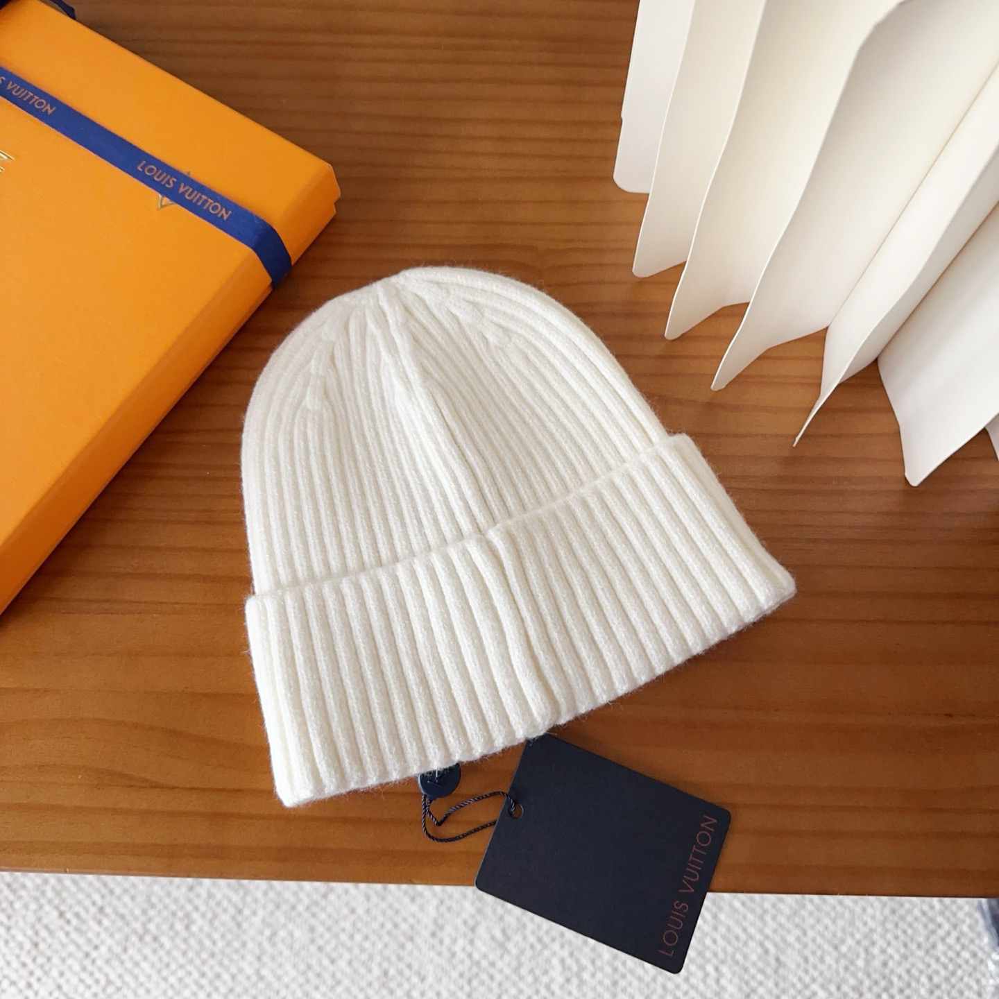 JJR6 Louis Vuitton knitted hat for men and women 33$ gallery