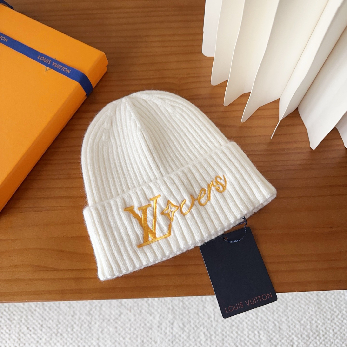 JJR6 Louis Vuitton knitted hat for men and women 33$ gallery