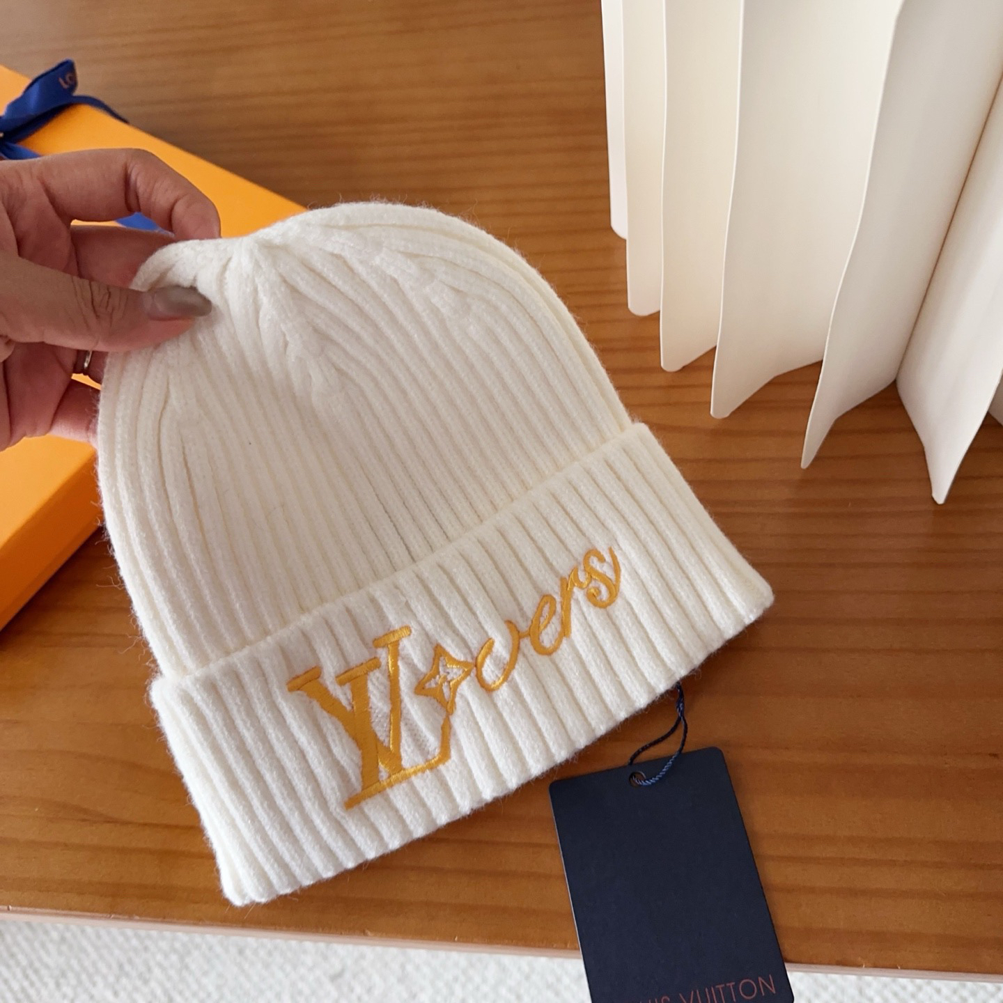 JJR6 Louis Vuitton knitted hat for men and women 33$ gallery