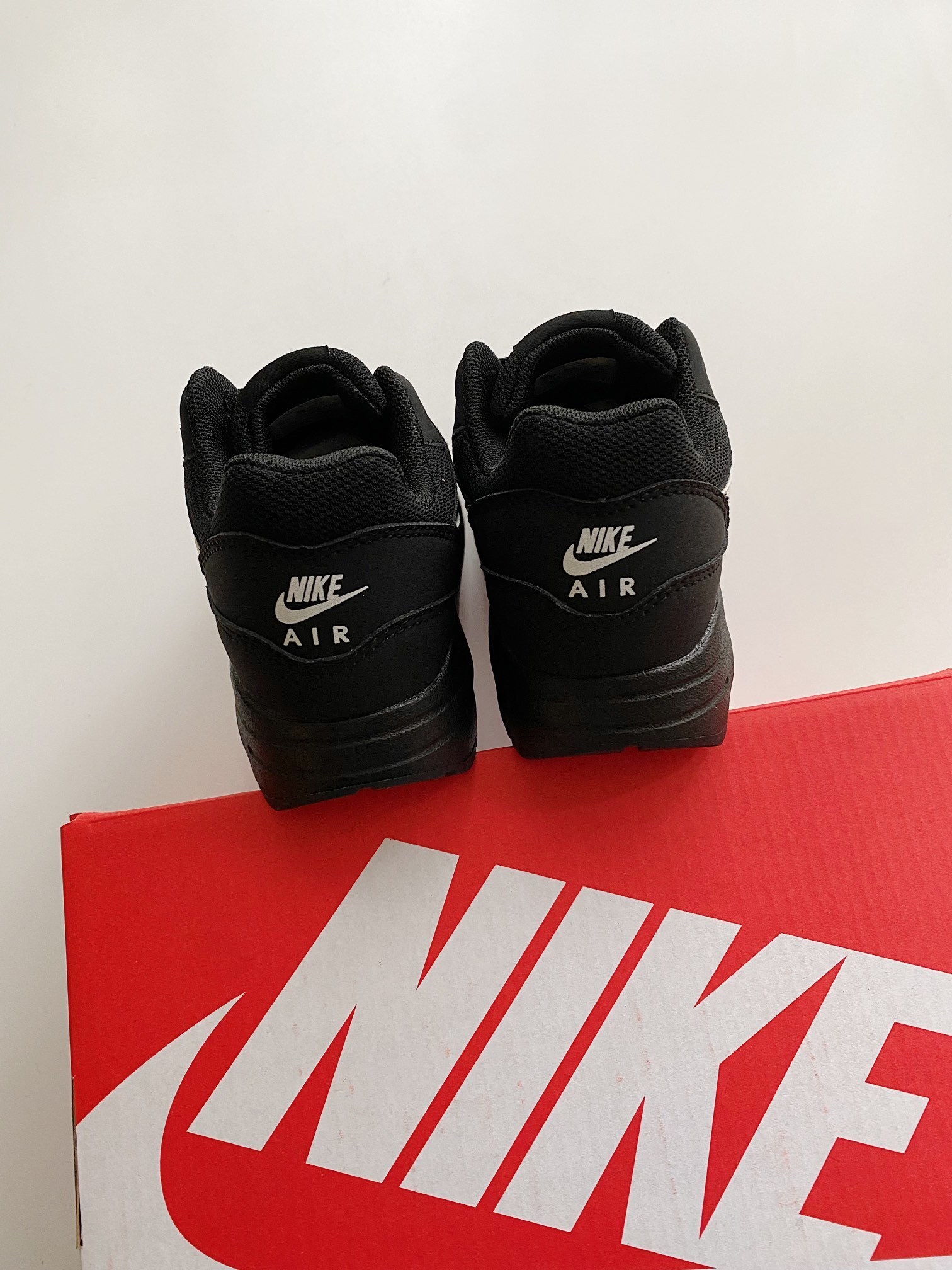 M2F3 NIKE max 90 kids 36$ gallery