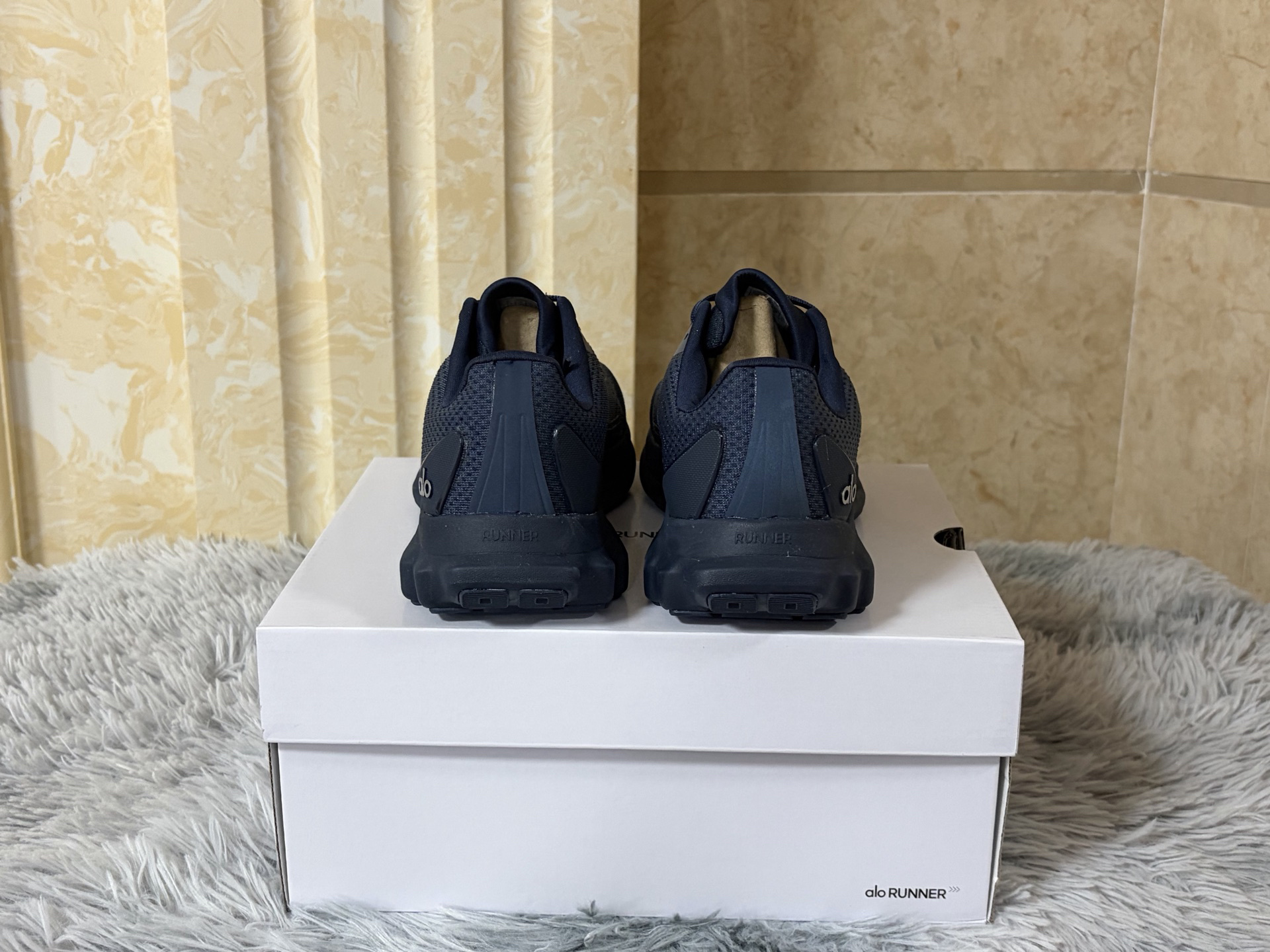 NND494 Alo Yoga Shoes 51.9$ gallery