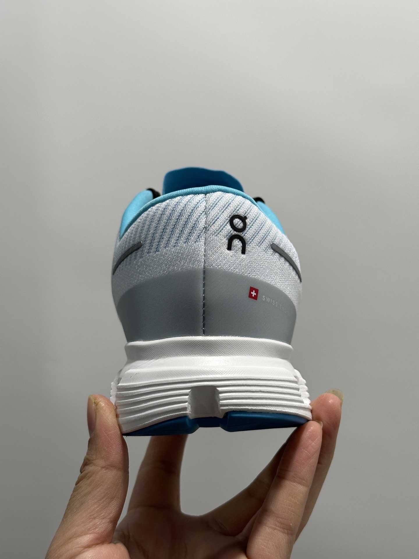 OJ01 On Running Cloud 6 Coast Casual Shoes 53$ gallery