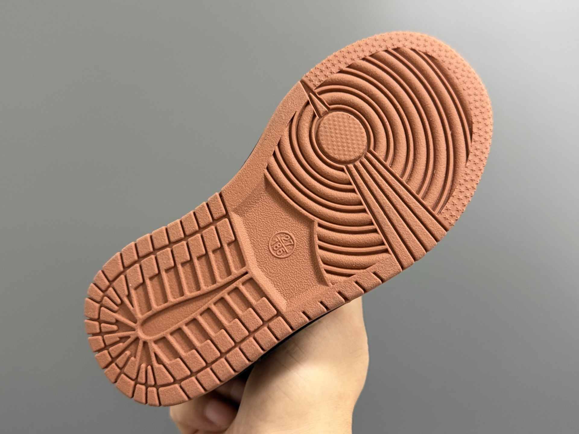 R02 Nike Jordan kids 41$ gallery