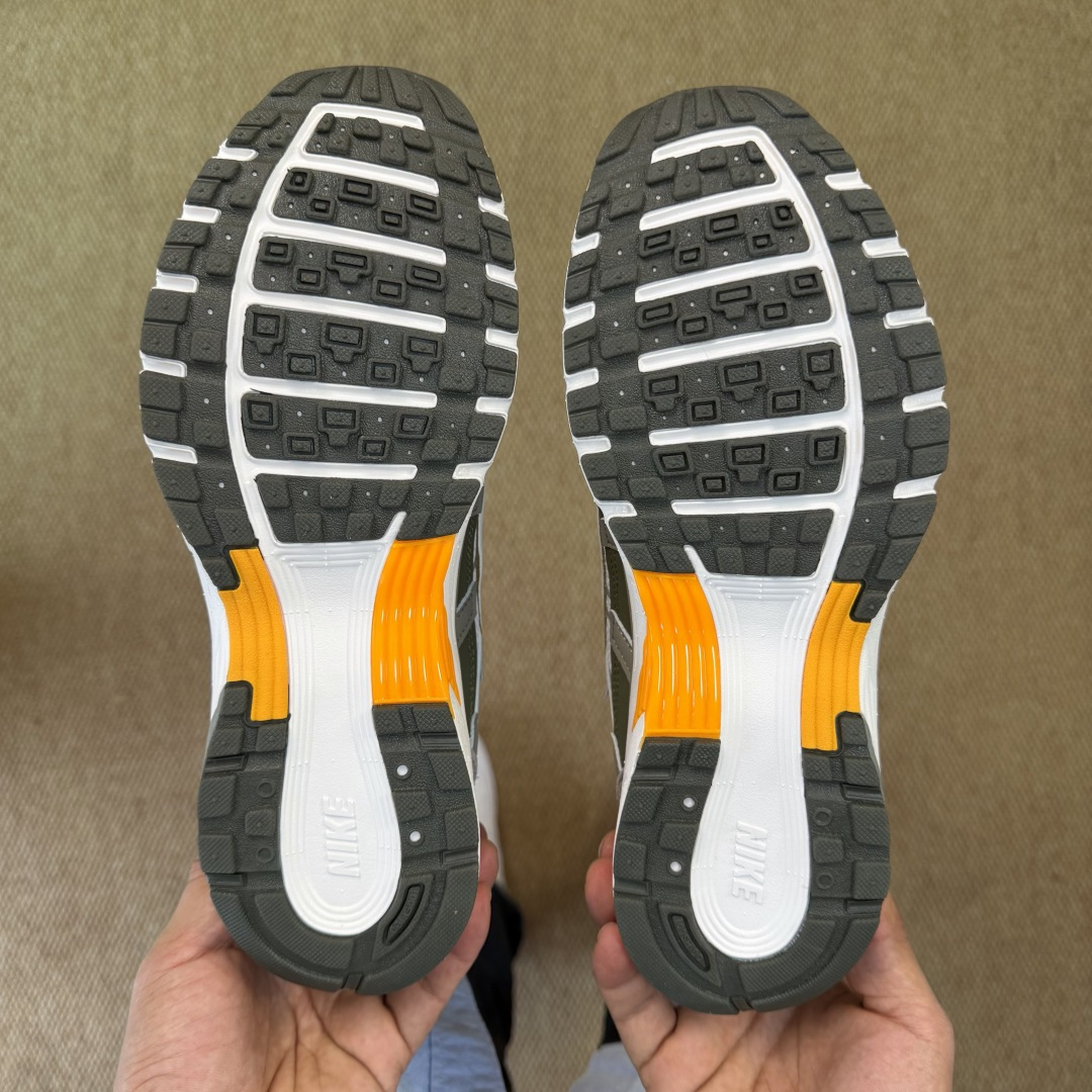 R03 Nike P600 55$ gallery