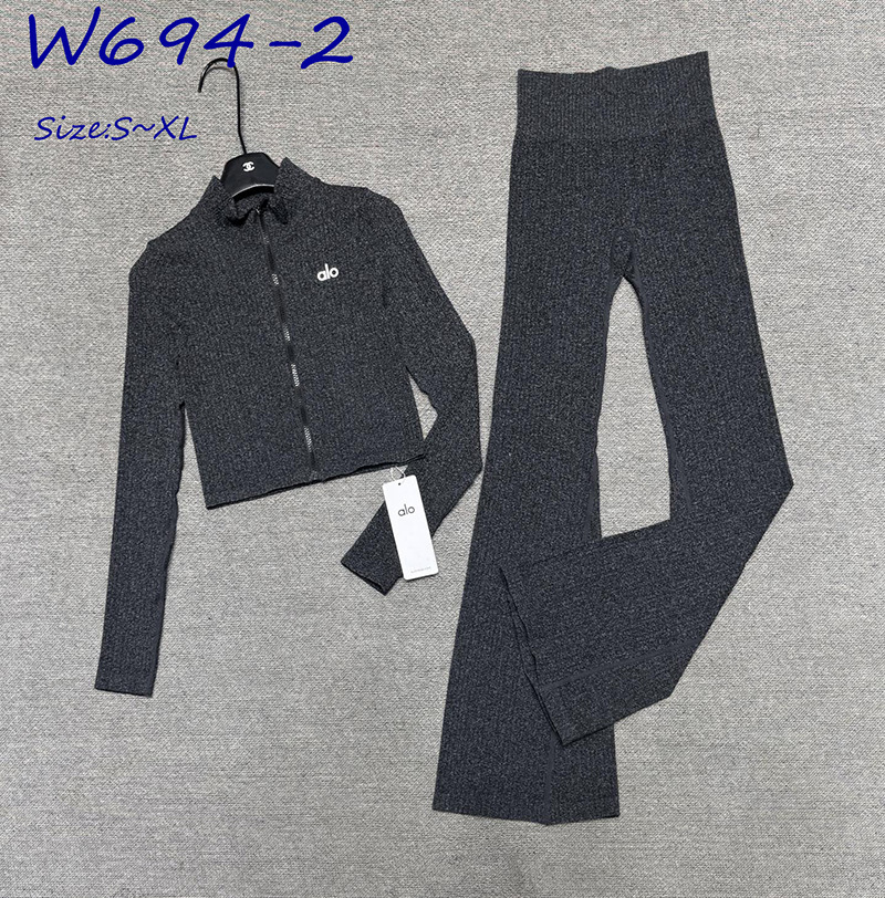 W694 Alo Yoga Set $58.9 gallery