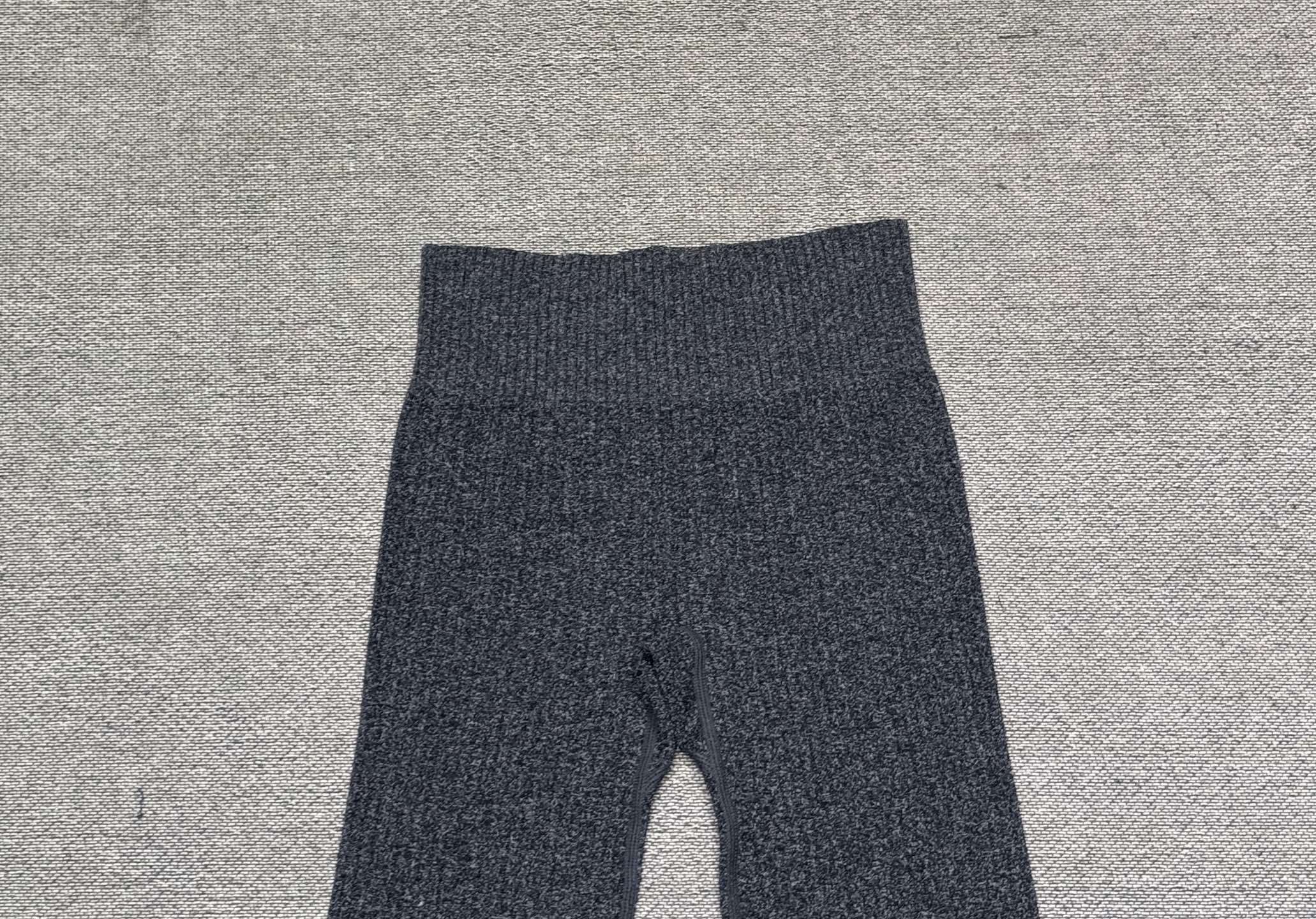 W694 Alo Yoga Set $58.9 gallery