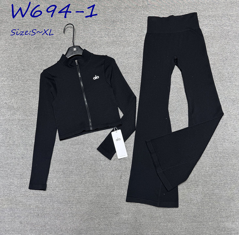 W694 Alo Yoga Set $58.9 gallery