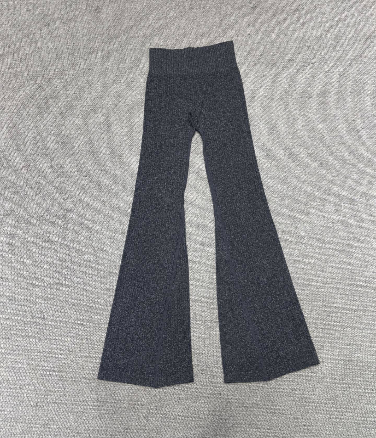 W694 Alo Yoga Set $58.9 gallery