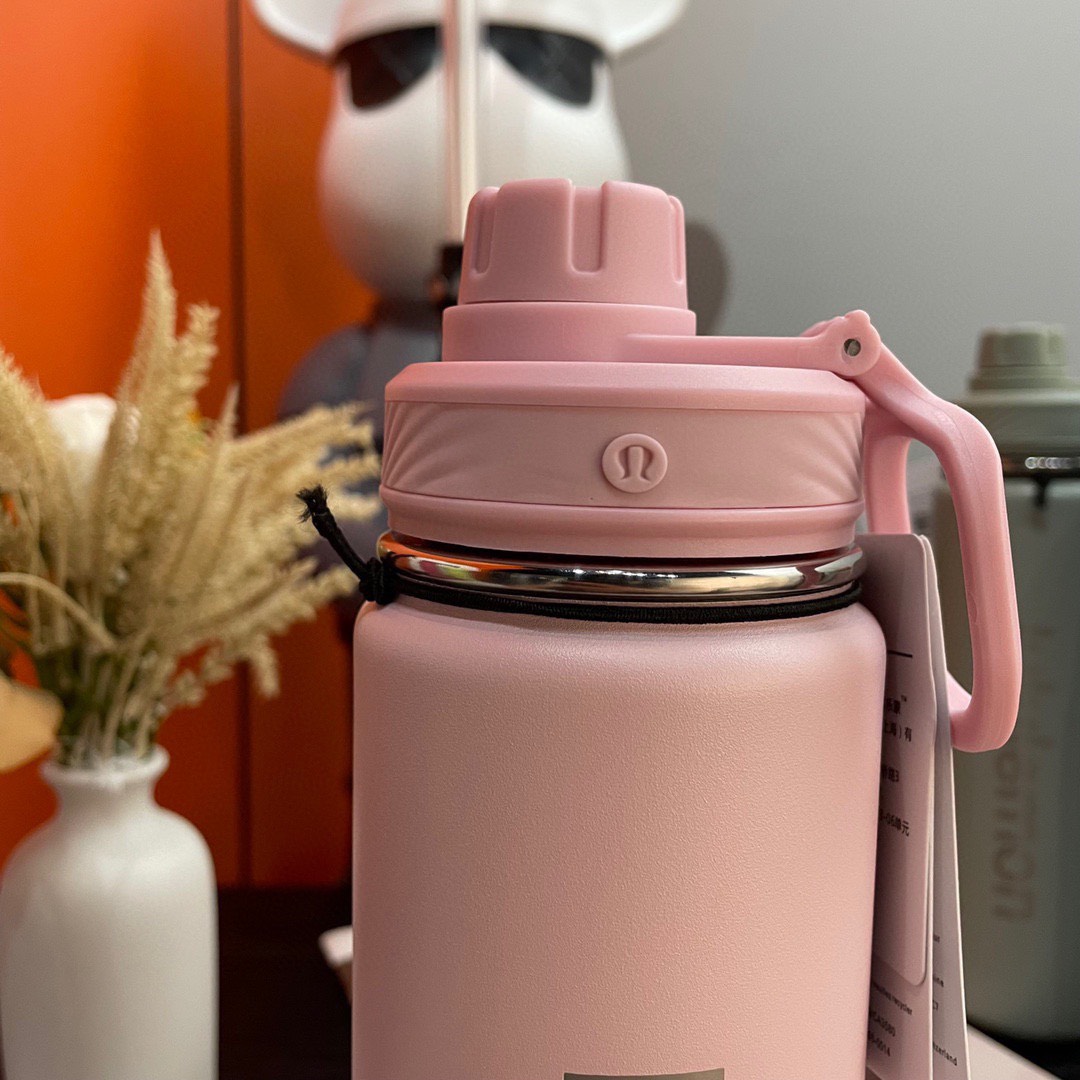 X6SC lululemon sports water bottle 39.9$ gallery