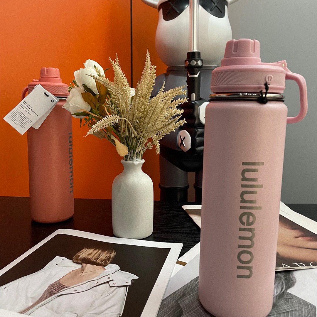X6SC lululemon sports water bottle 39.9$ gallery