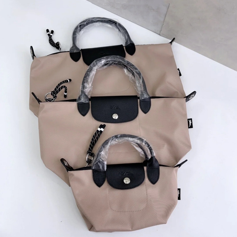 ZH538 Longchamp Energy bag, $43.80 gallery