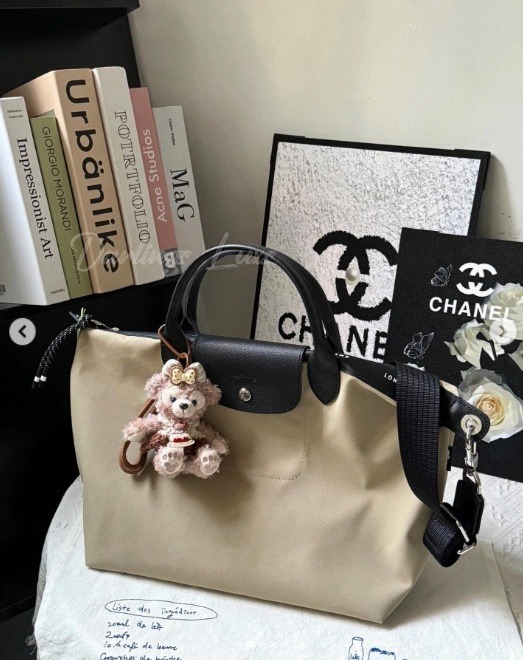 ZH538 Longchamp Energy bag, $43.80 gallery