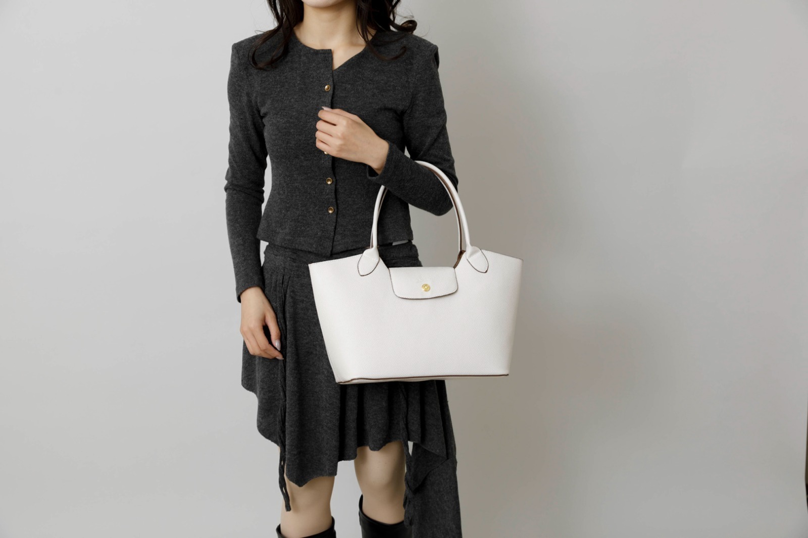 ZH594 Longchamp Energy bag, $41.80 gallery