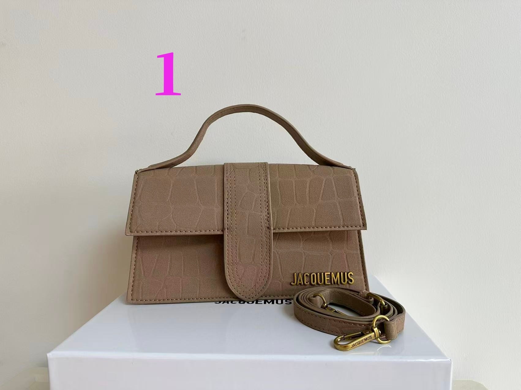 月27096-Jacquemus-395 gallery