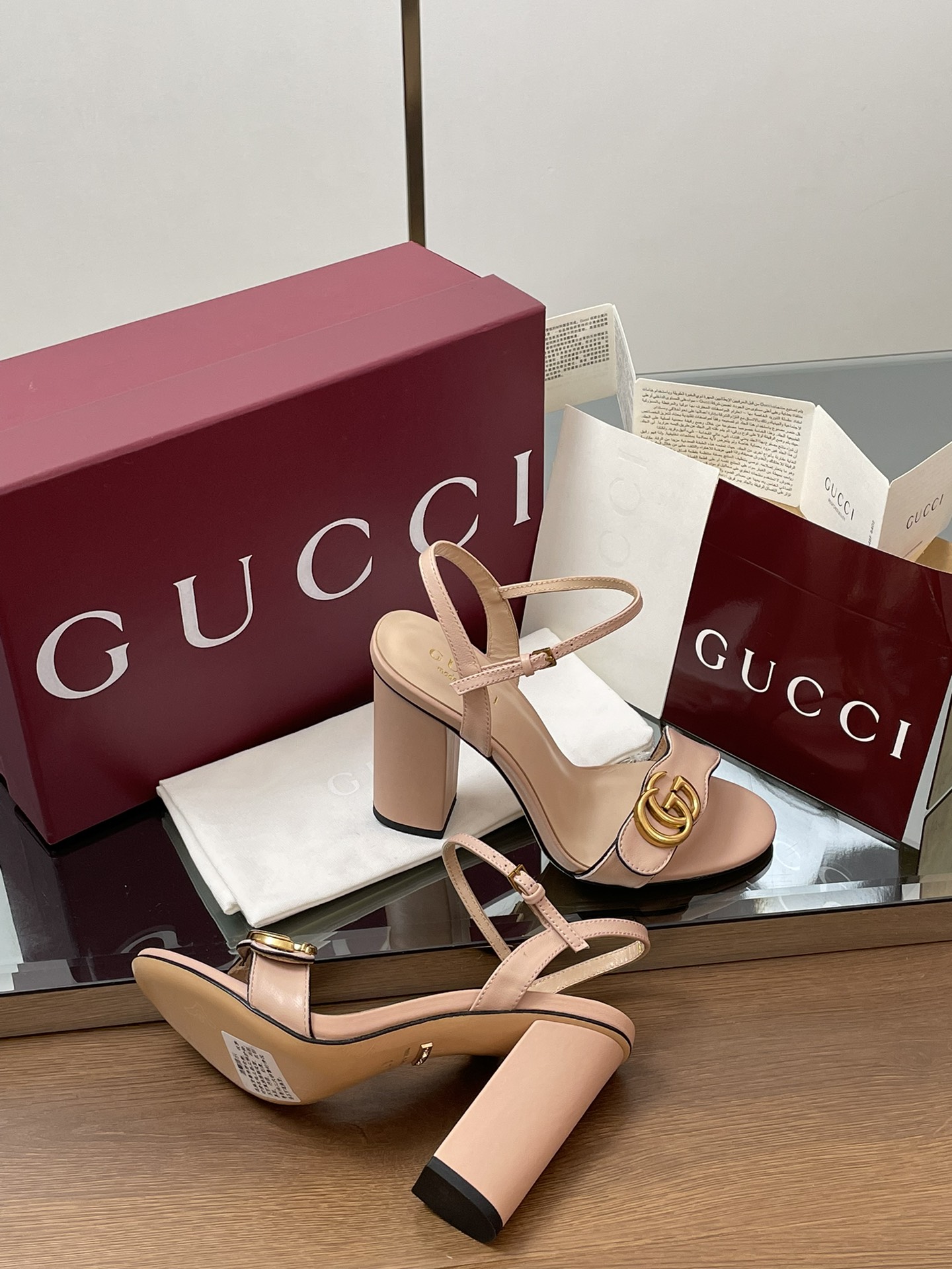 25863-Gucci-805 gallery