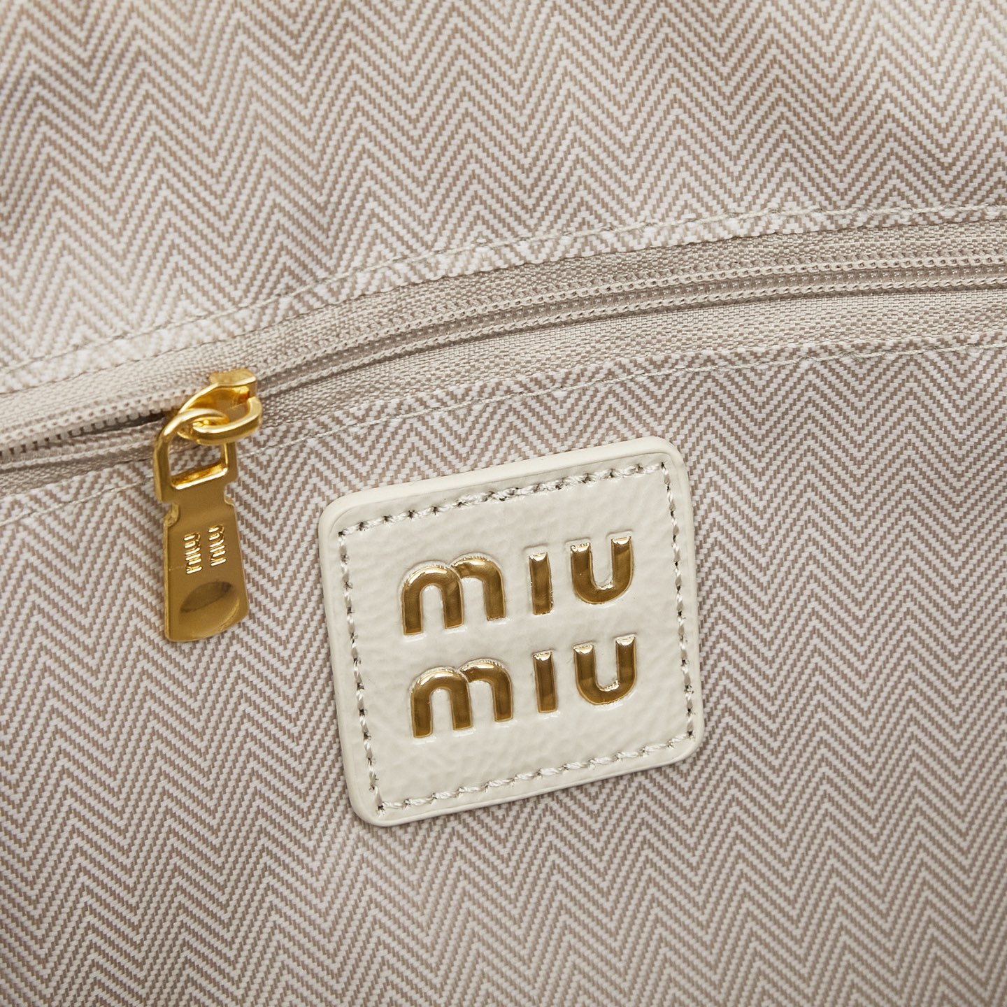 25923-miumiu-580 gallery
