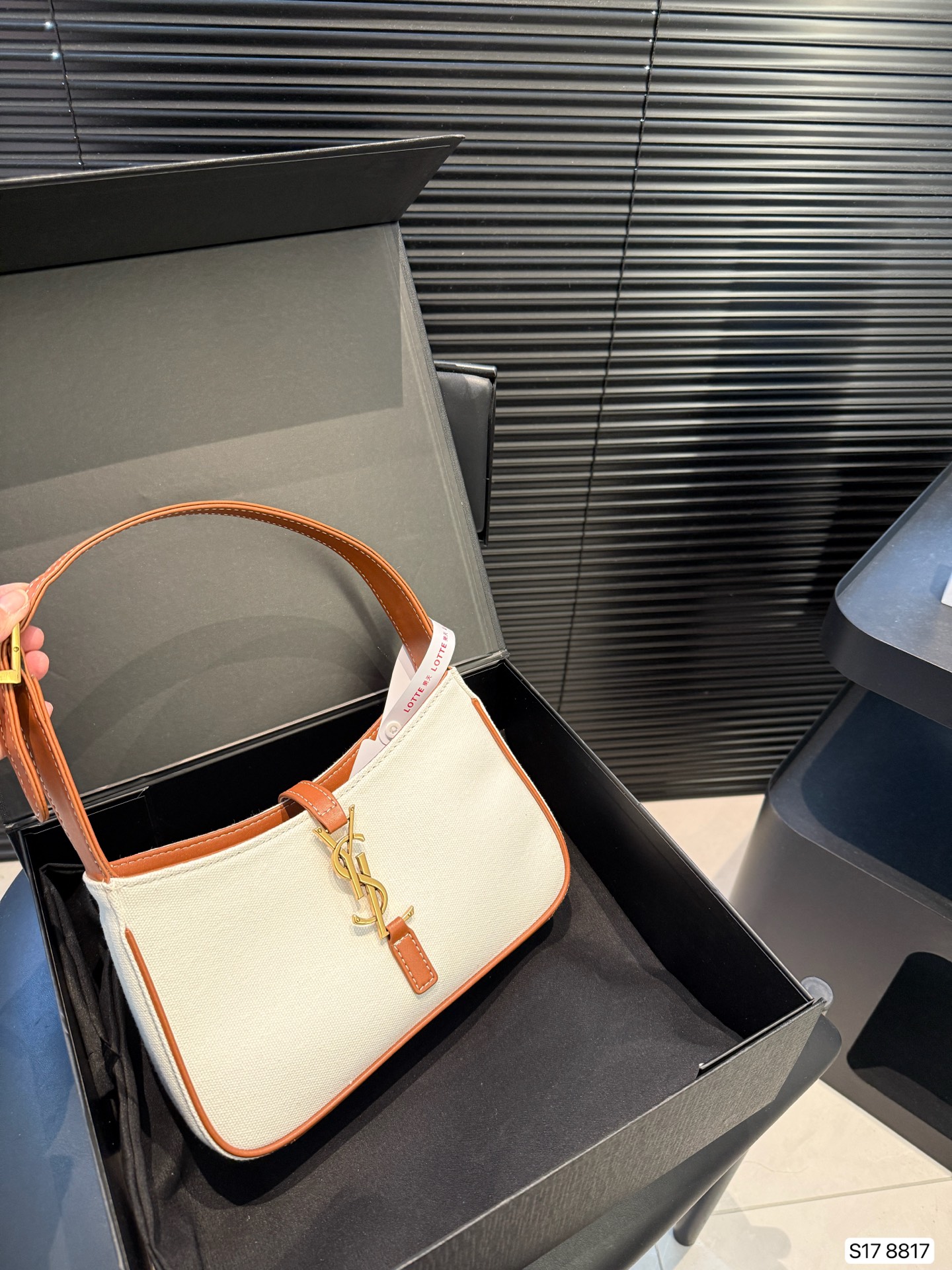 25933-YSL-405 gallery