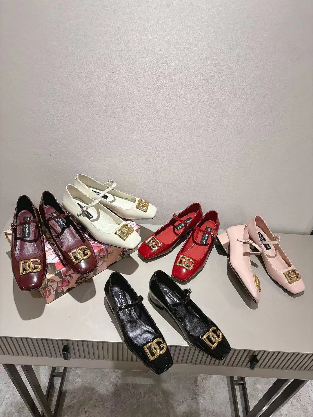 25952-D&G-875 gallery