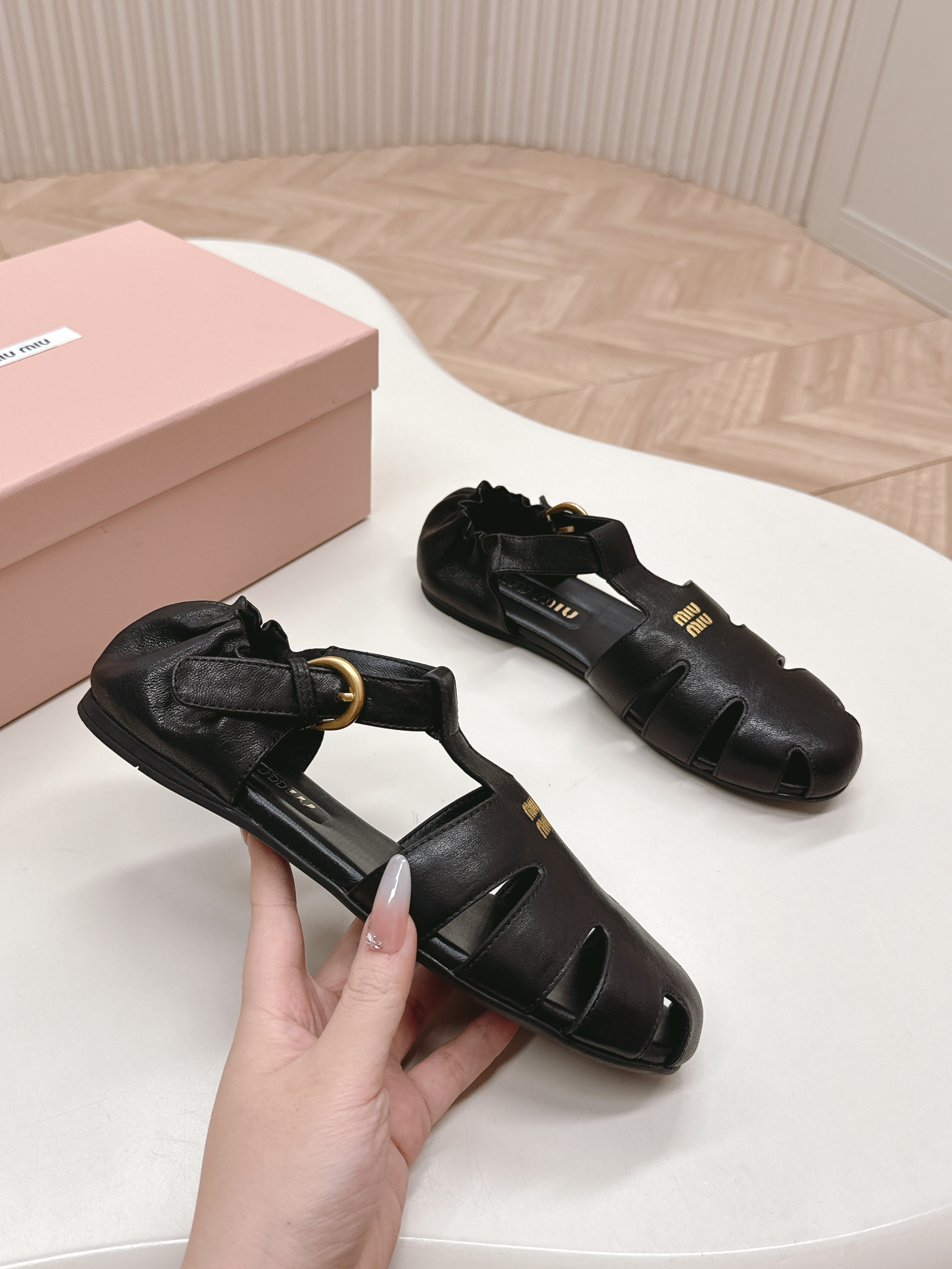 26005-MIUMIU-825 gallery