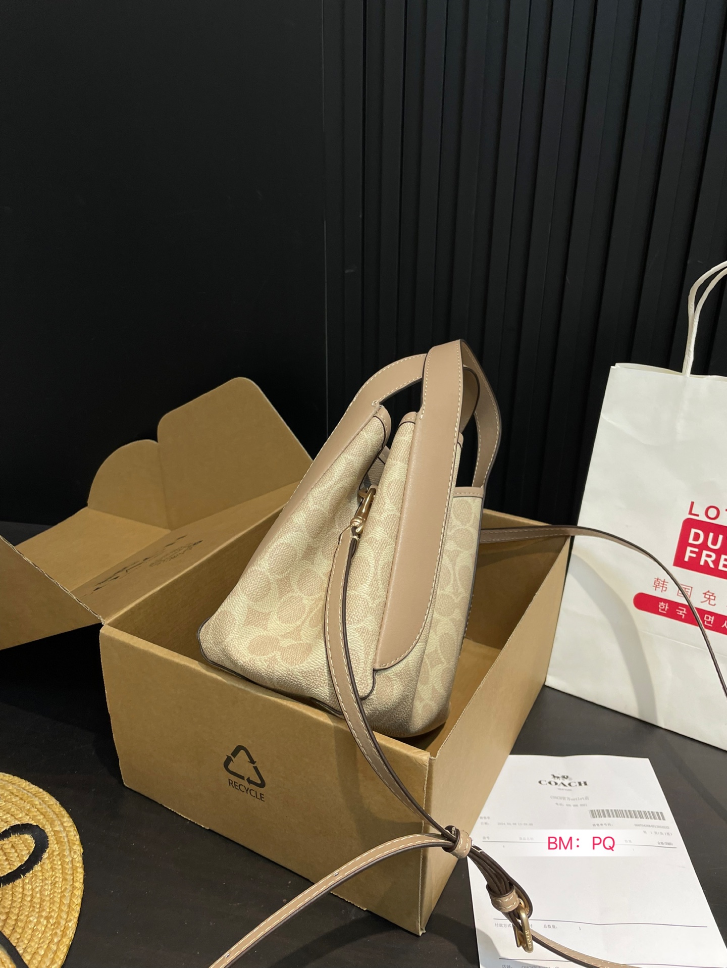 26012-COACH-520 gallery