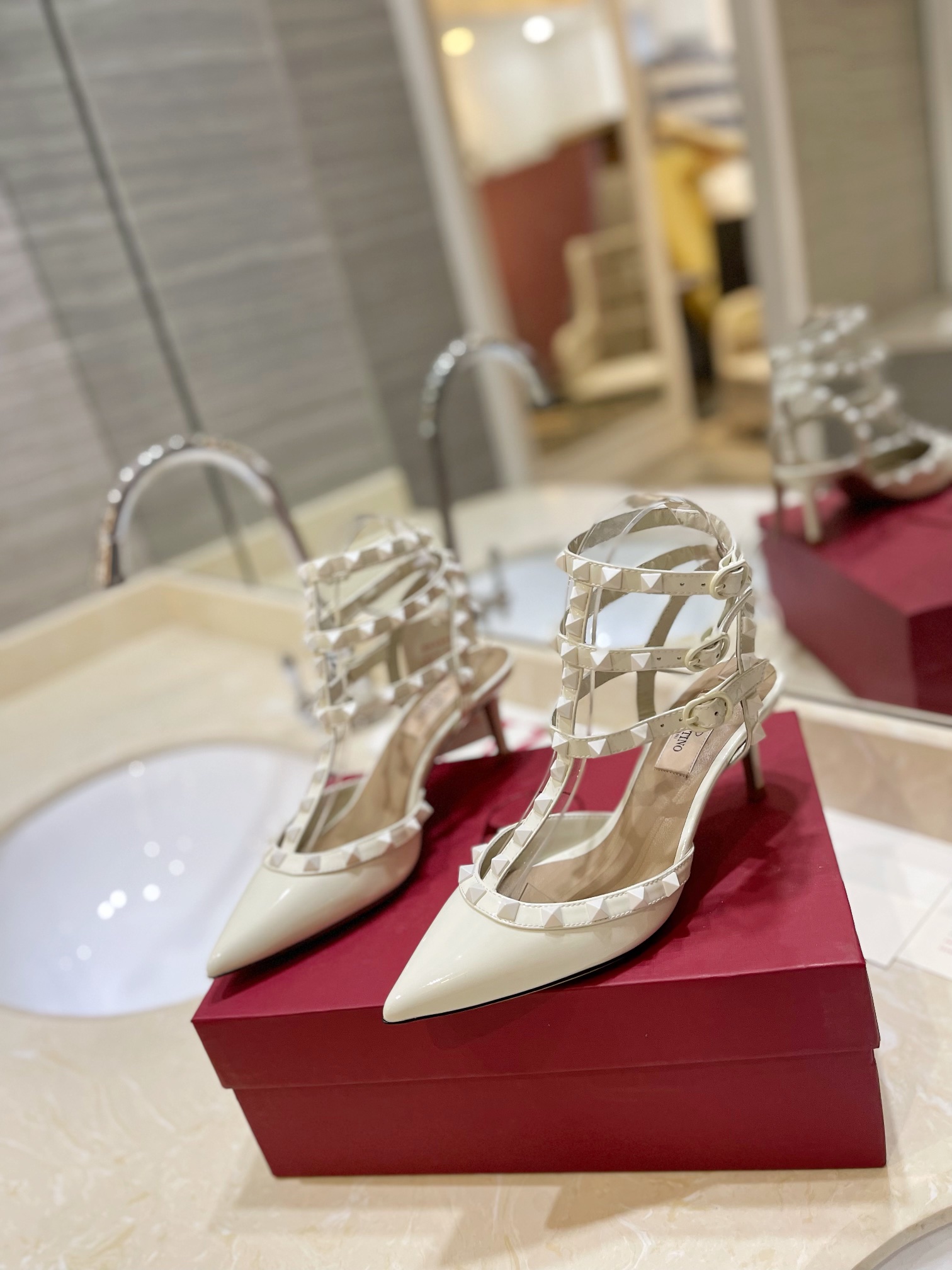 26219-Valentino--888 gallery