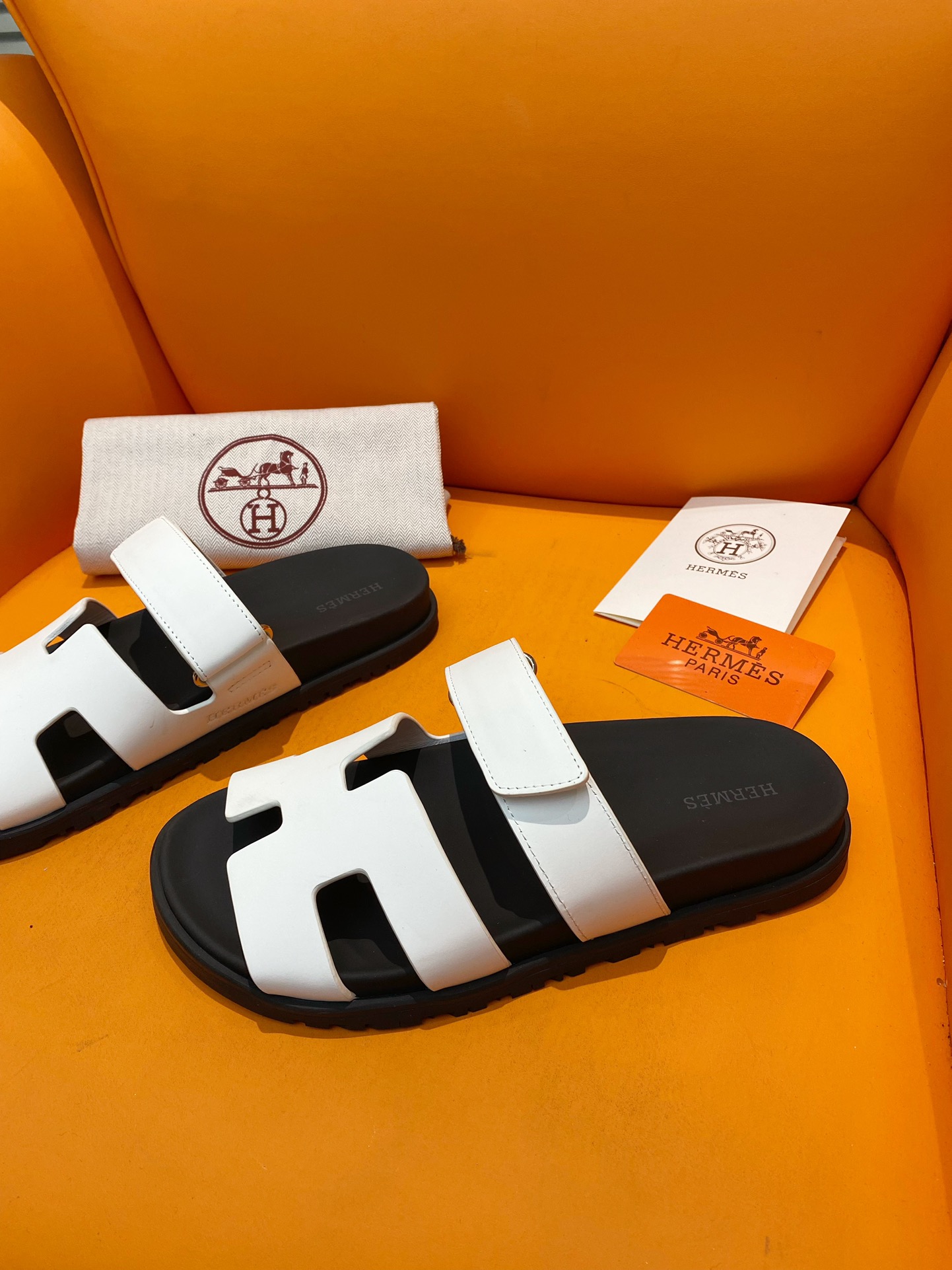 26239 Hermès 782 gallery