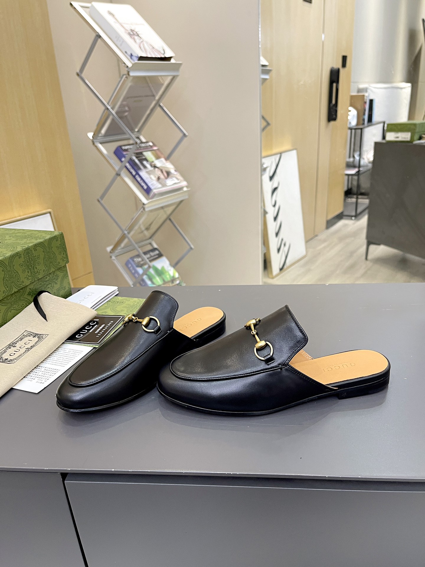26268-Gucci-828 gallery