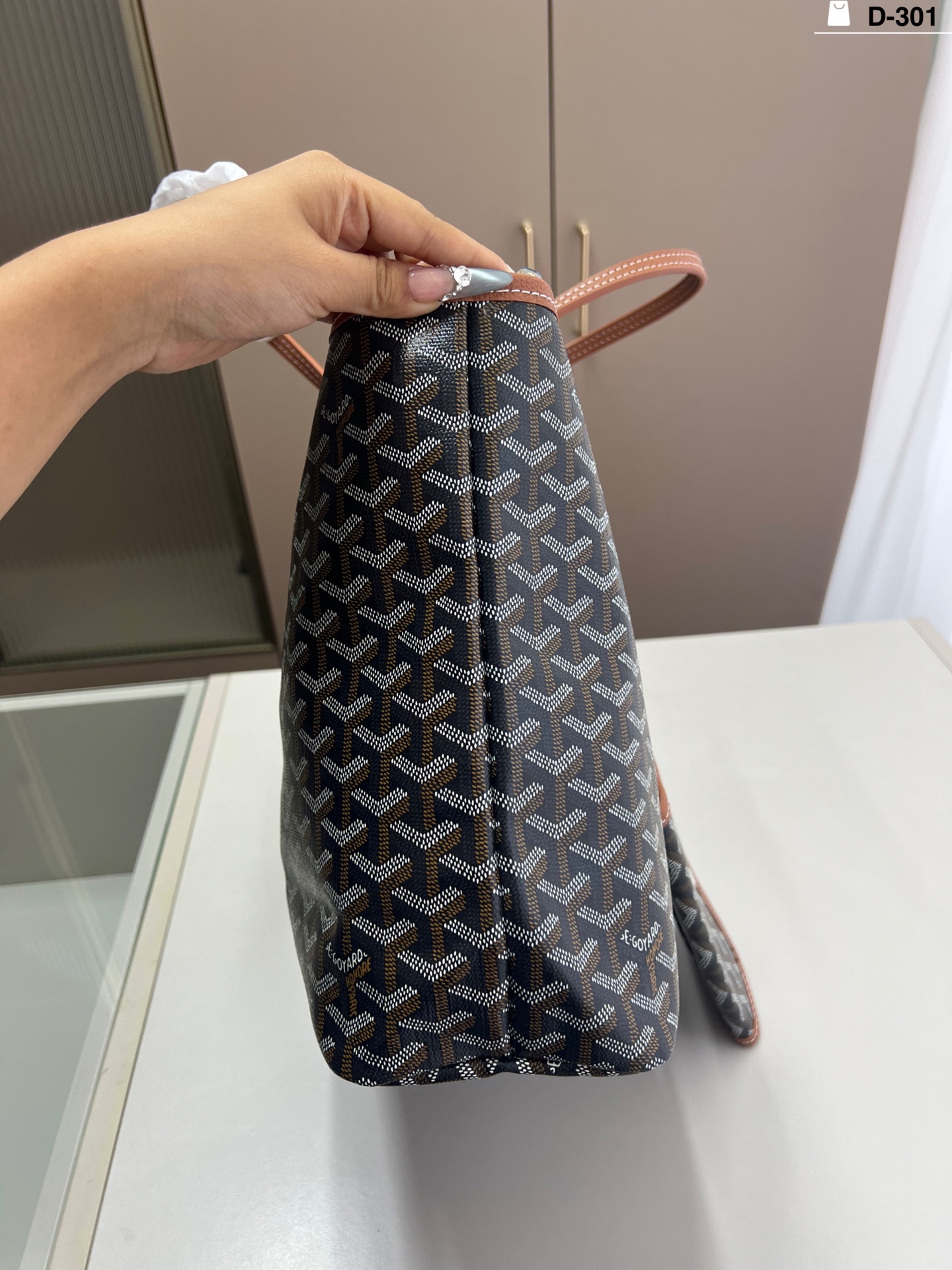 26316-goyard-450 gallery