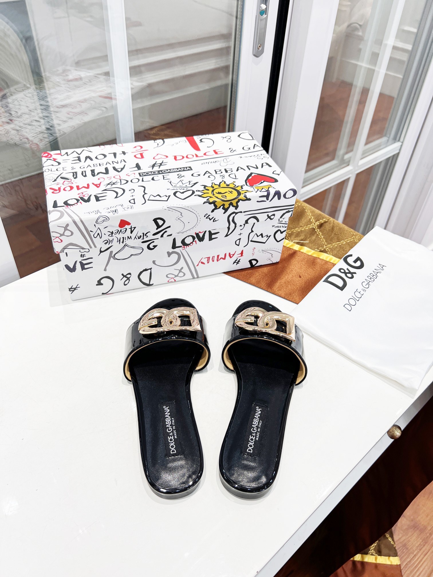 26482-D&G-568 gallery