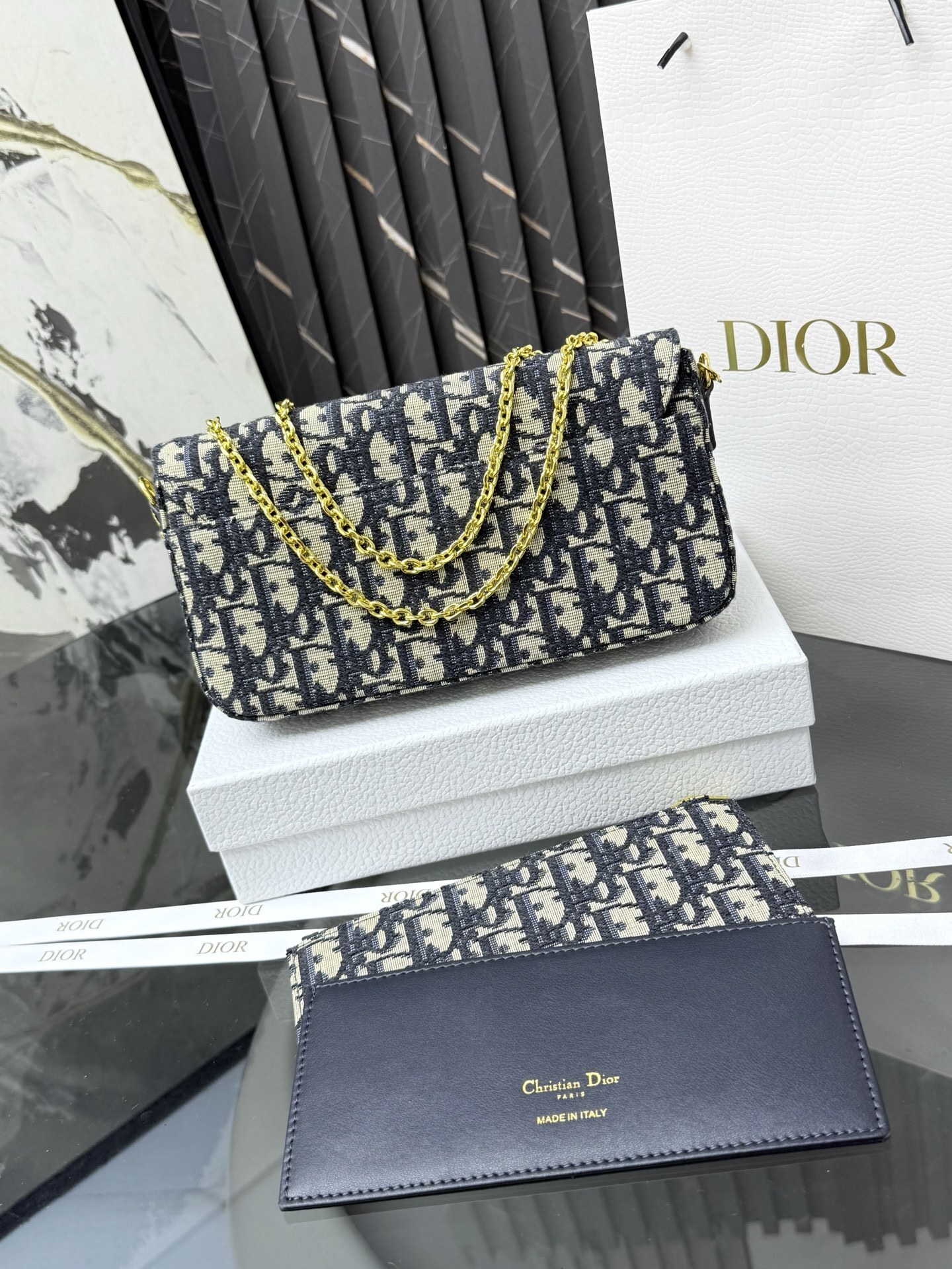 26562 DIOR 520 gallery