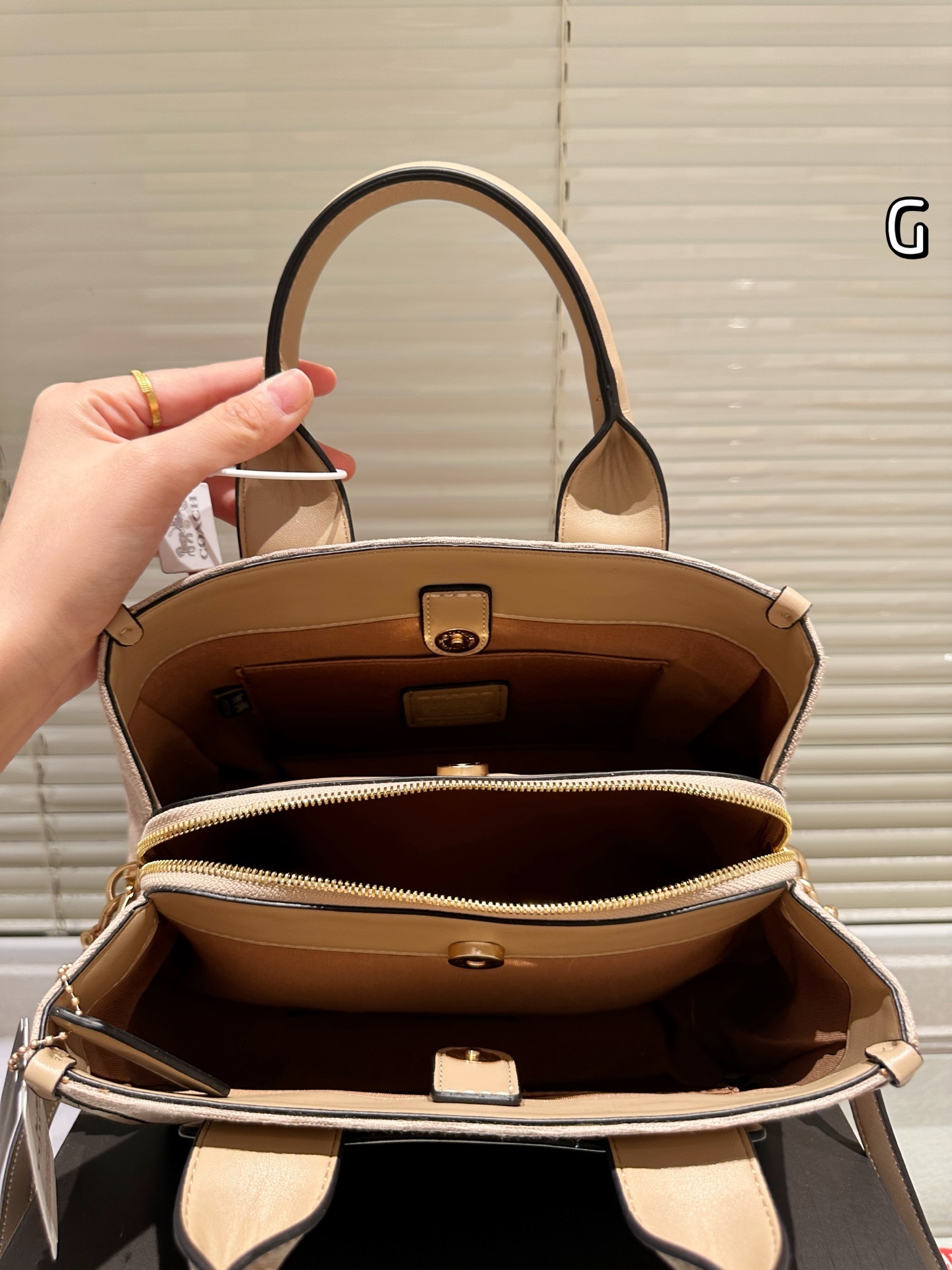 26758-COACH-535 gallery