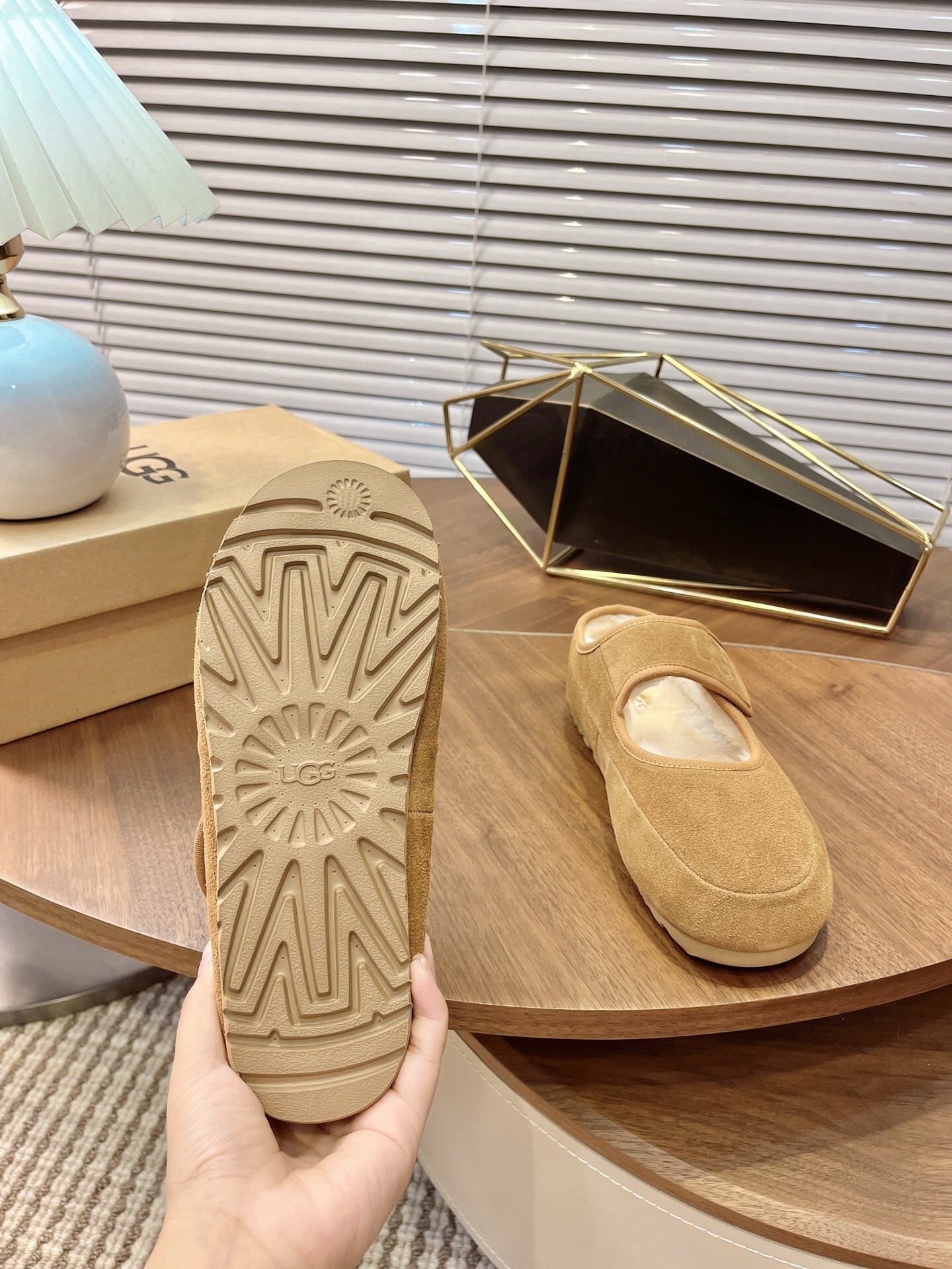 26766-UGG-483 gallery