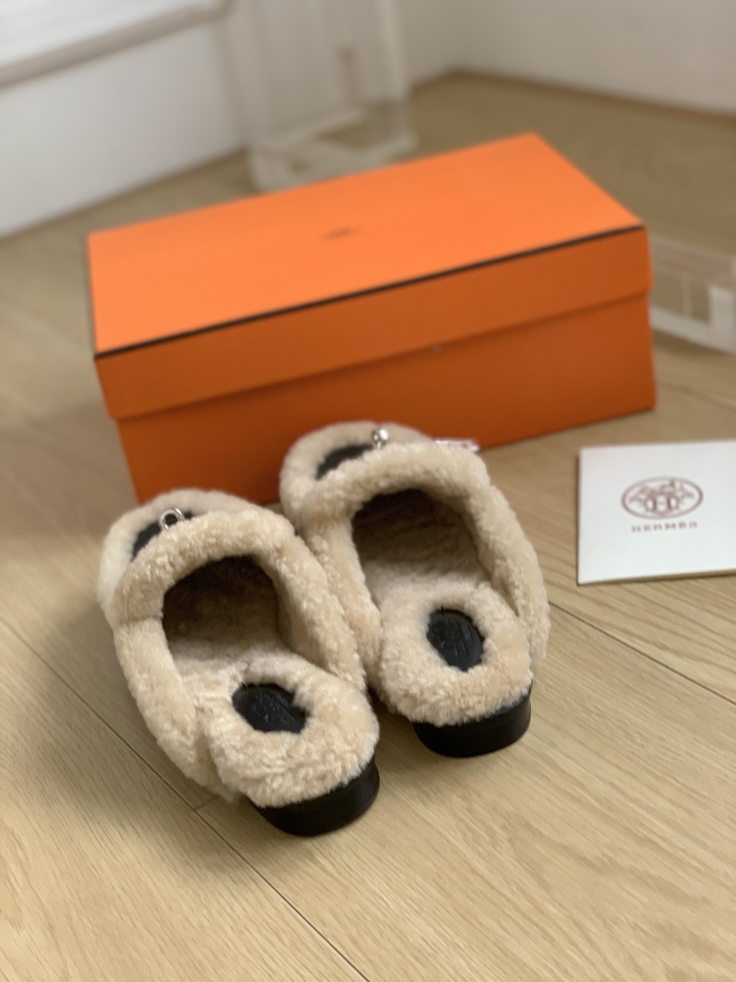 26802-Hermes-950 gallery