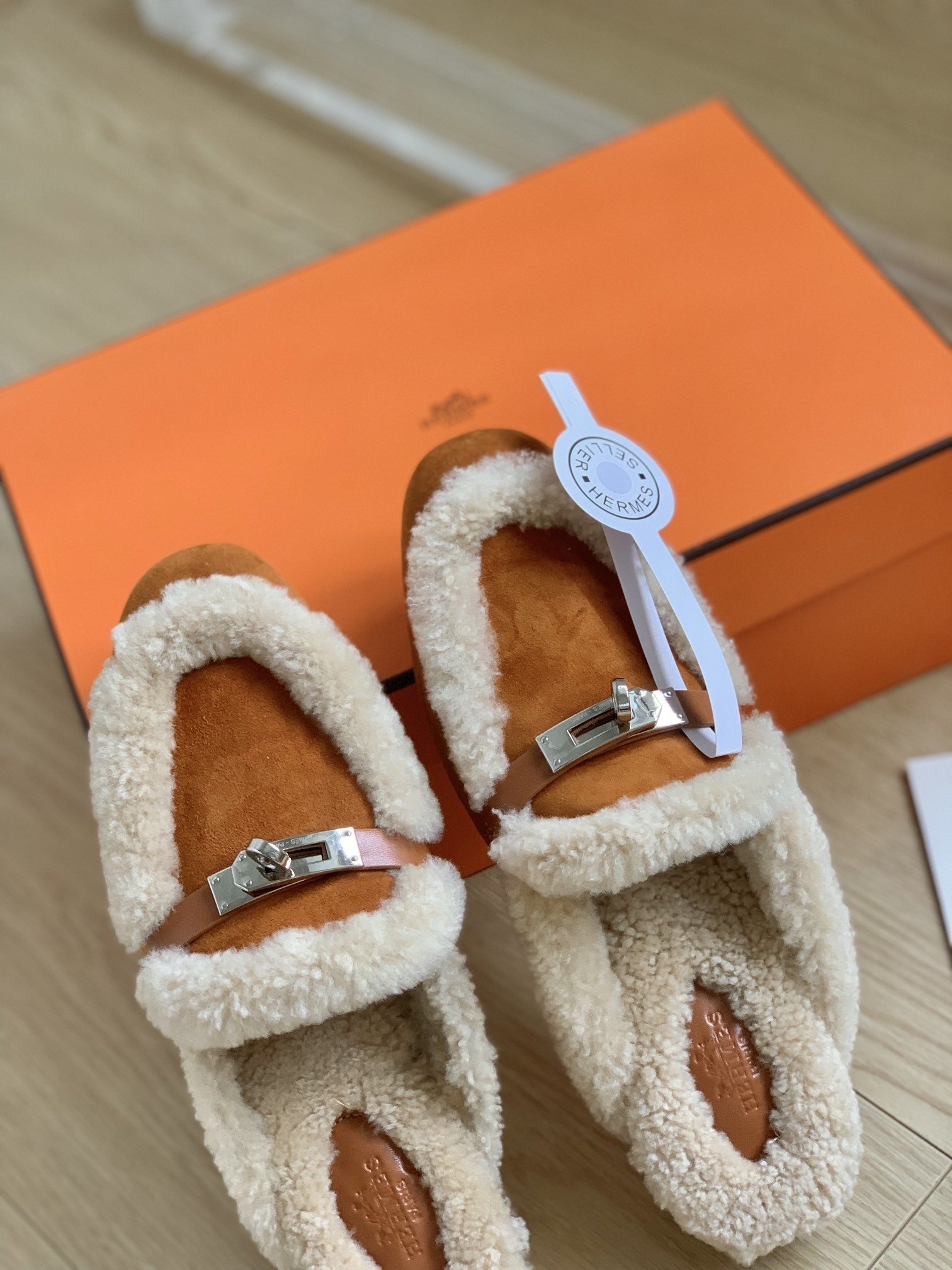 26802-Hermes-950 gallery