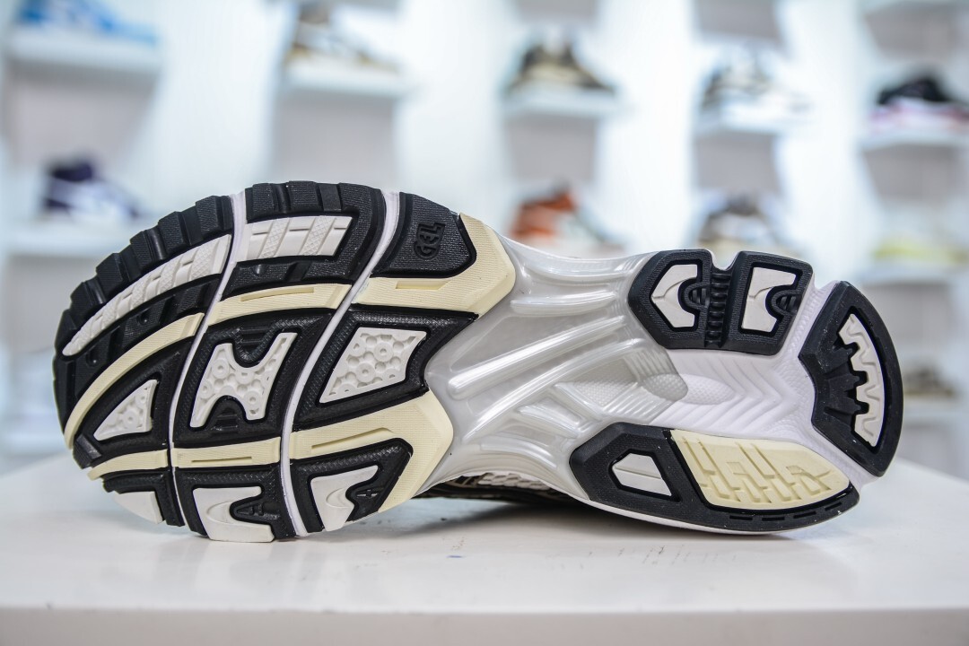 27175-Asics-488 gallery