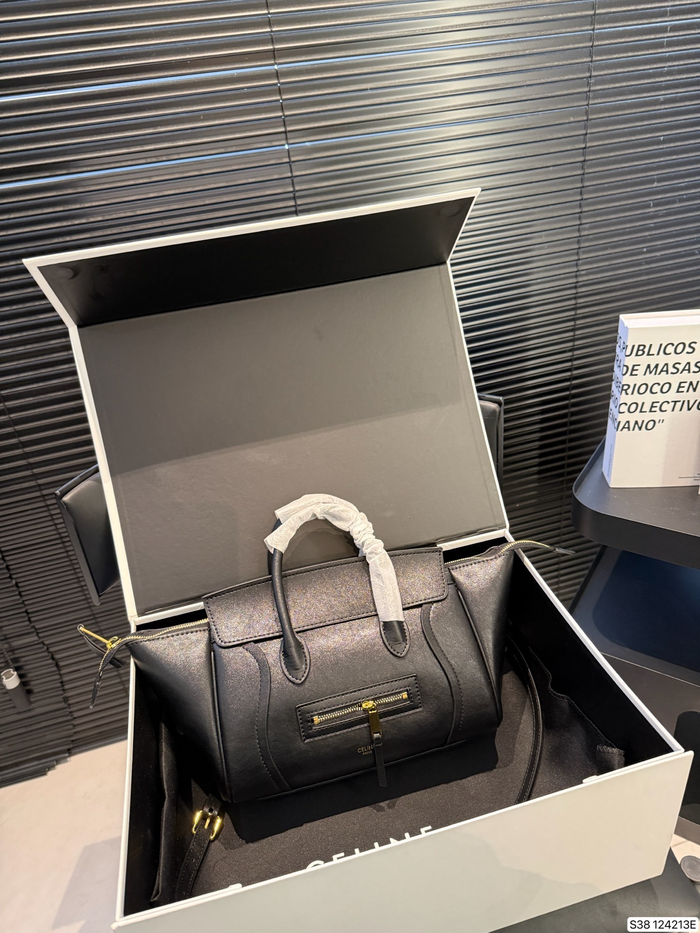 27179-CELINE-685 gallery