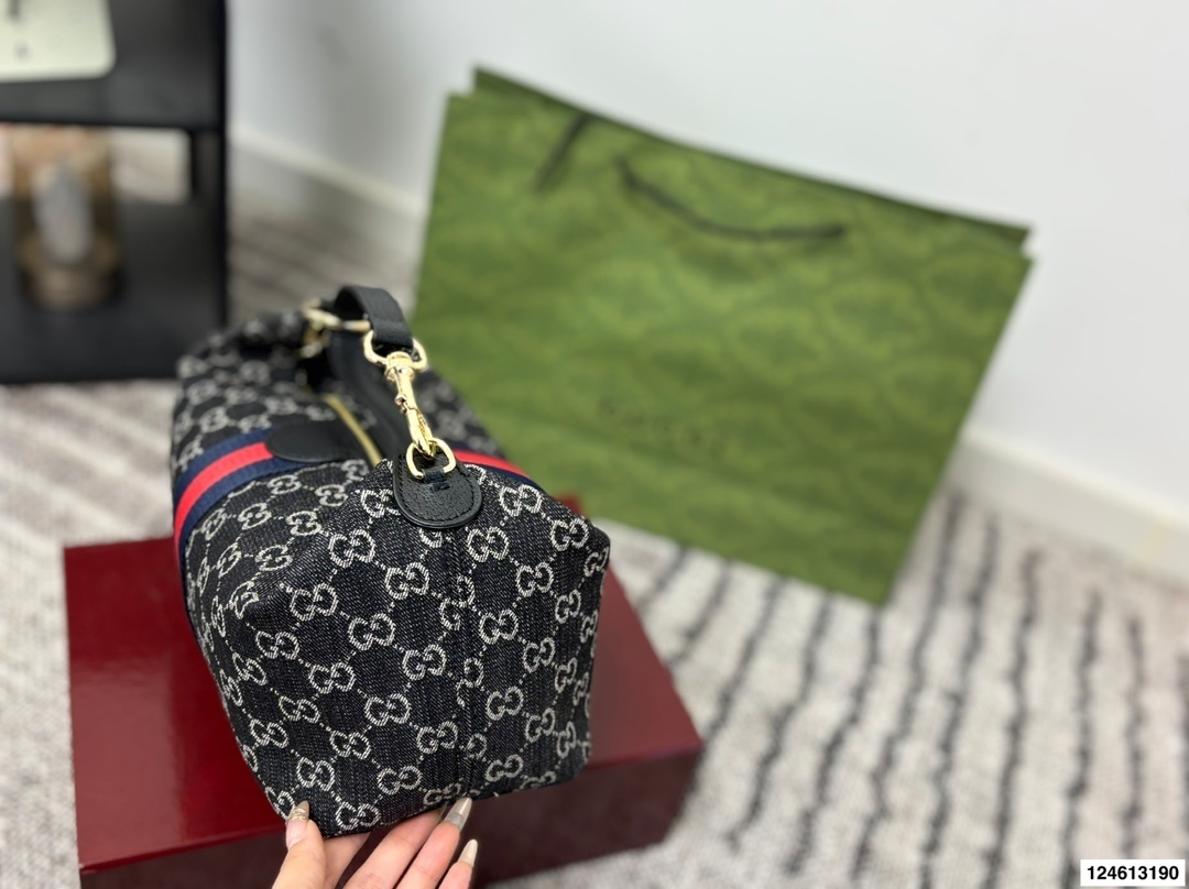 27186-Gucci-399 gallery