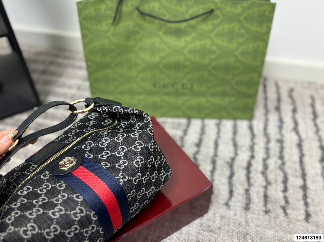 27186-Gucci-399 gallery