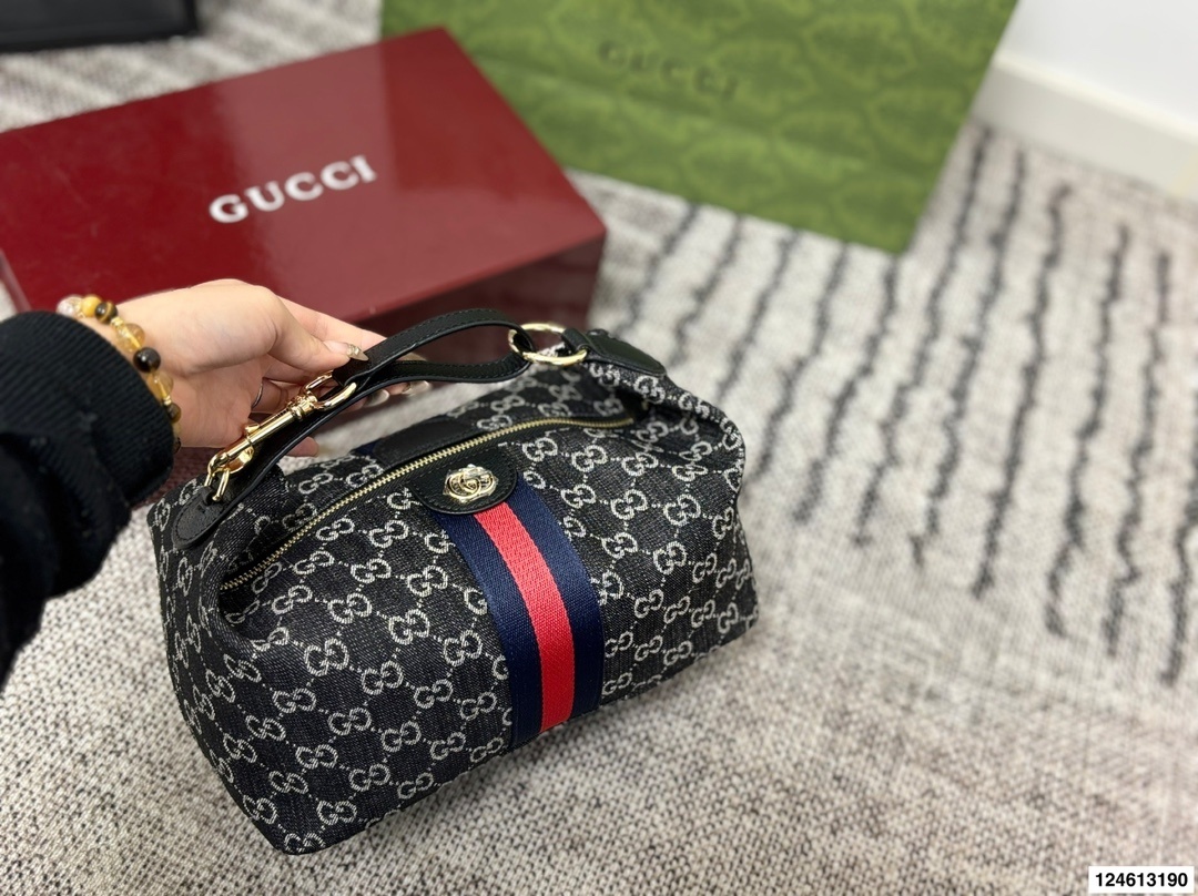27186-Gucci-399 gallery