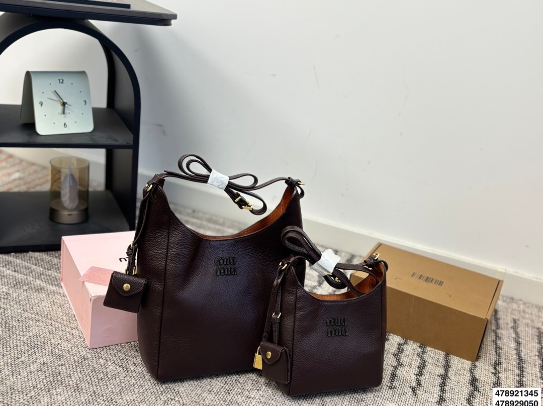 27191-miumiu-695 gallery