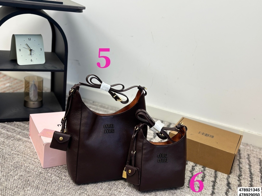 27191-miumiu-695 gallery