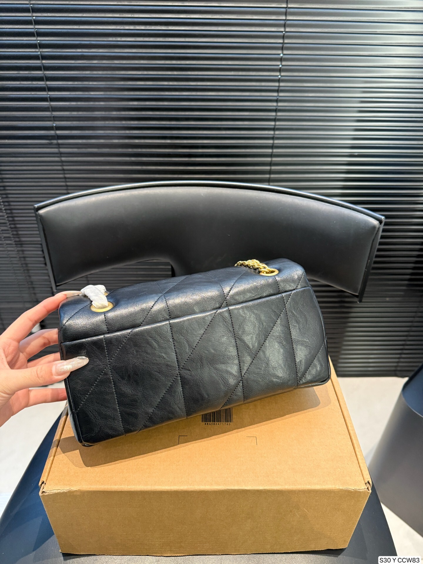 27197-COACH-560 gallery