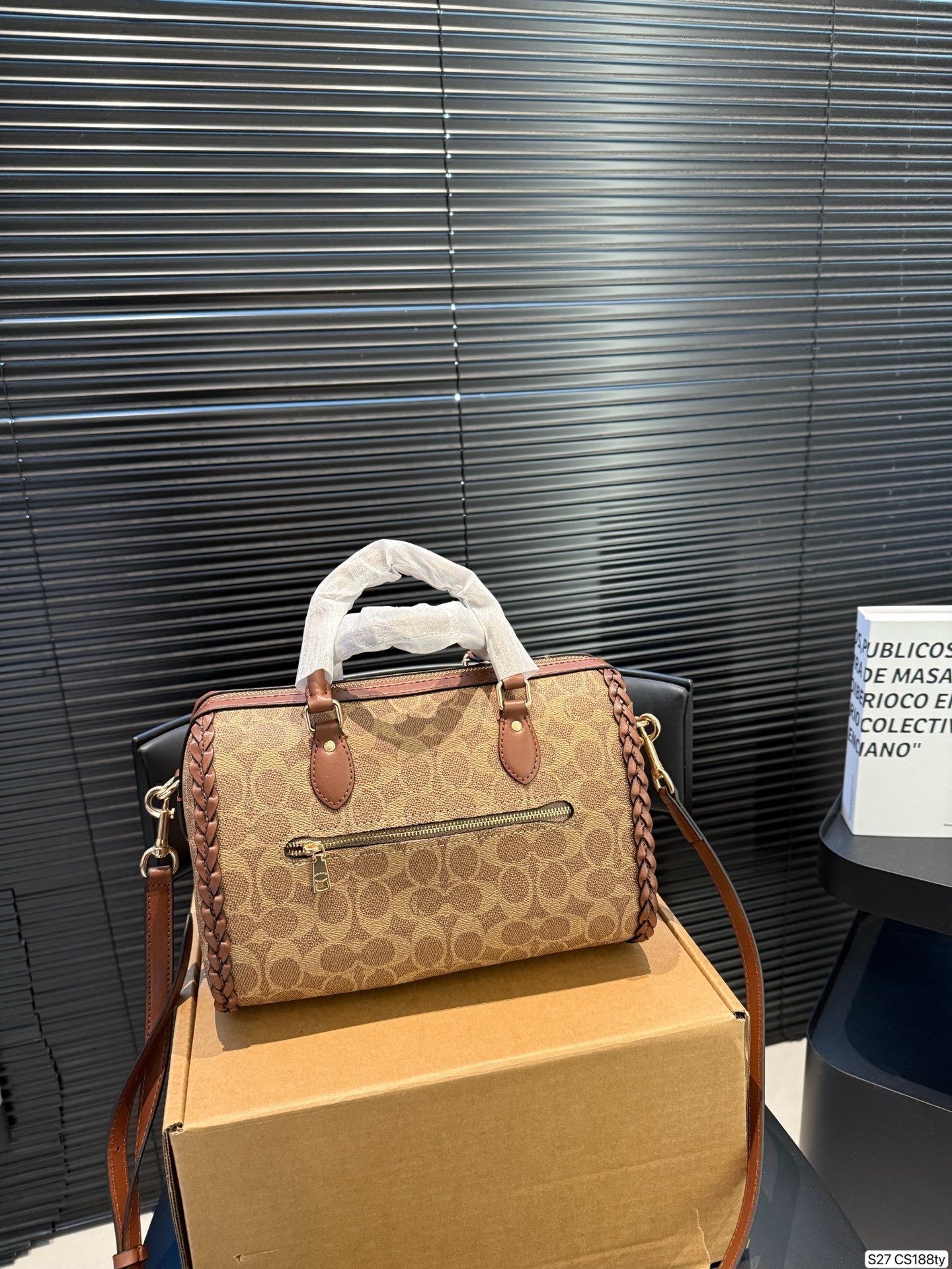 27199-COACH-530 gallery