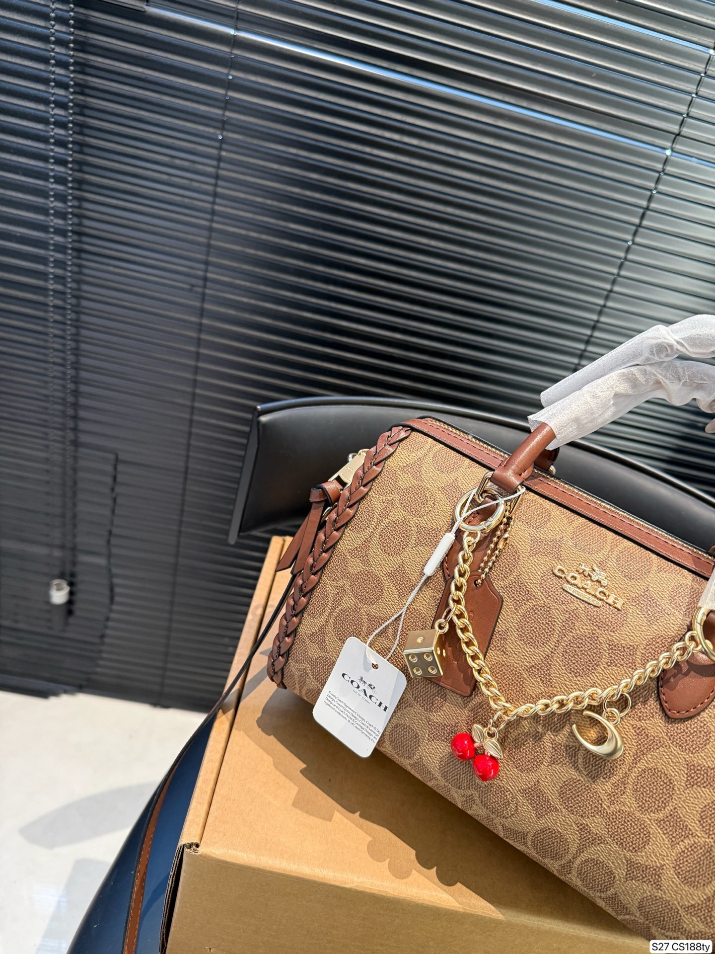 27199-COACH-530 gallery