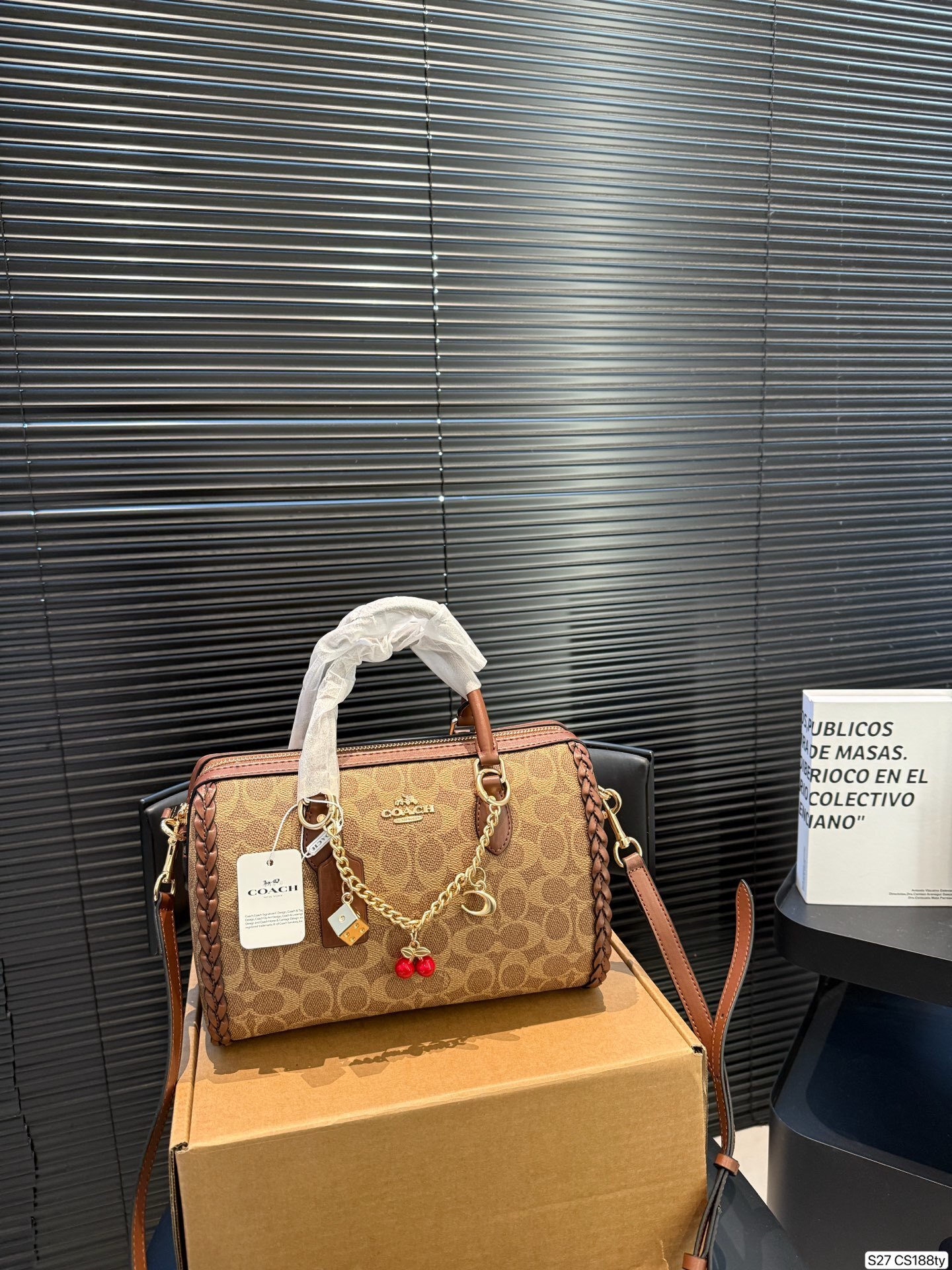 27199-COACH-530 gallery