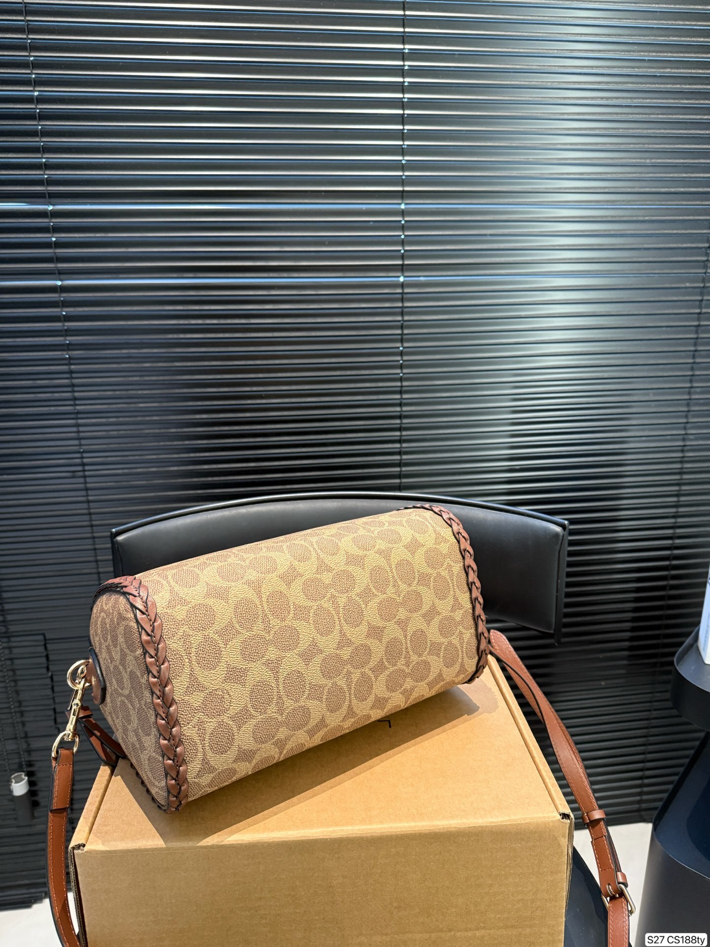 27199-COACH-530 gallery