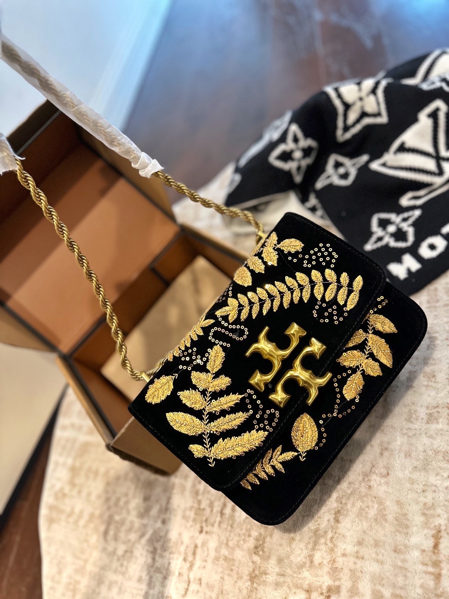 27200-Tory Burch--665 gallery