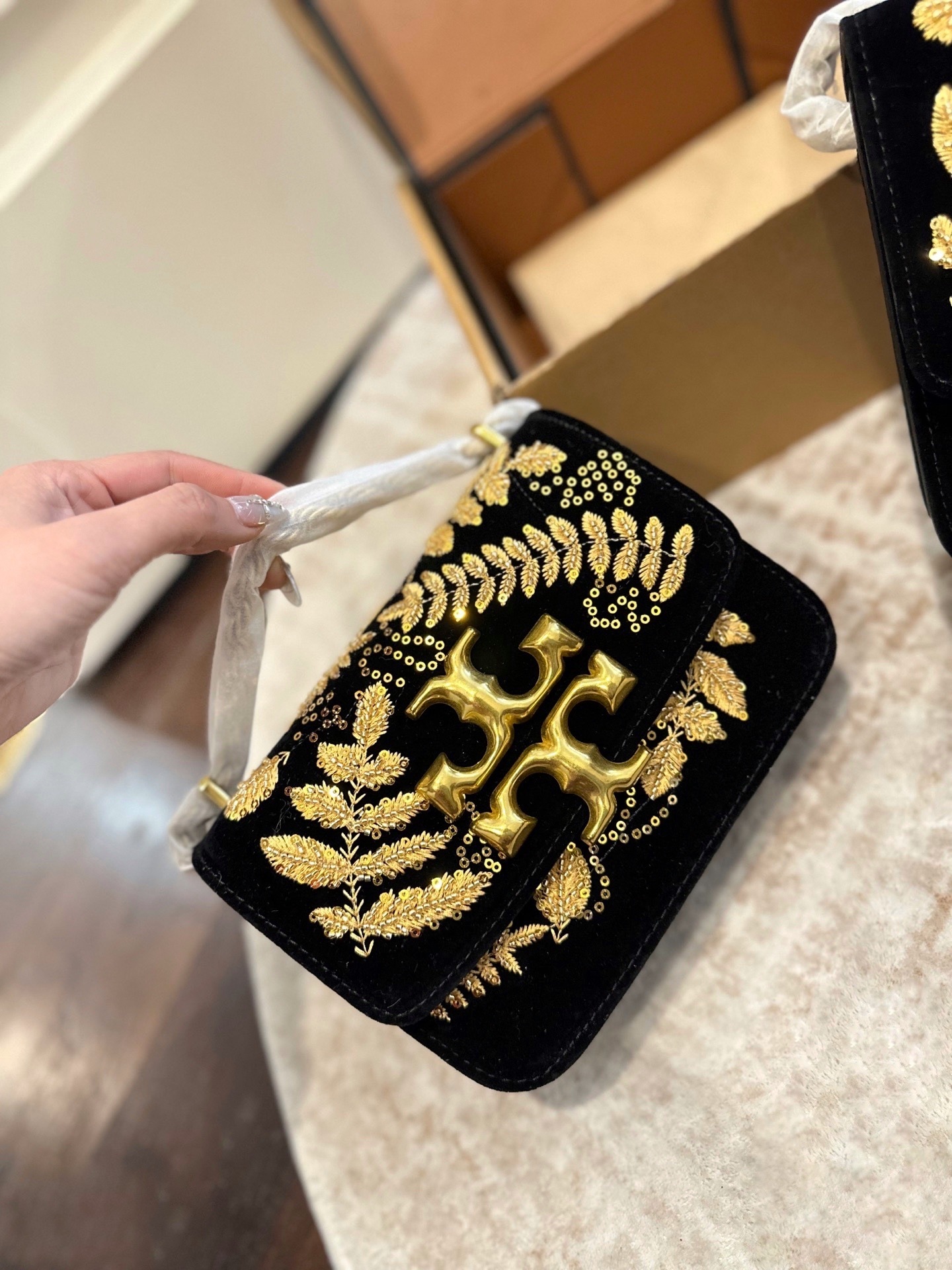 27200-Tory Burch--665 gallery