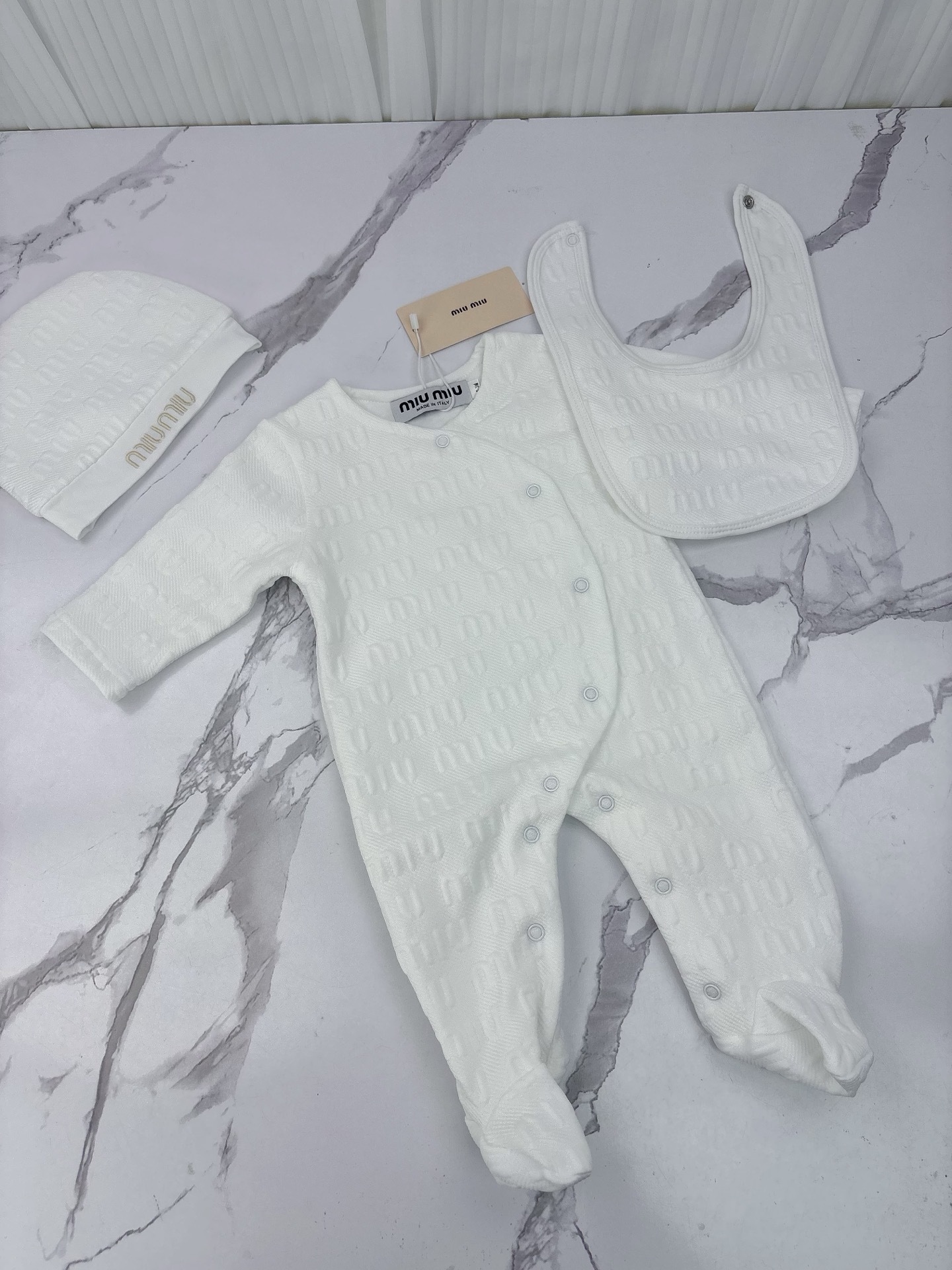 27216-MIUMIU-275 gallery