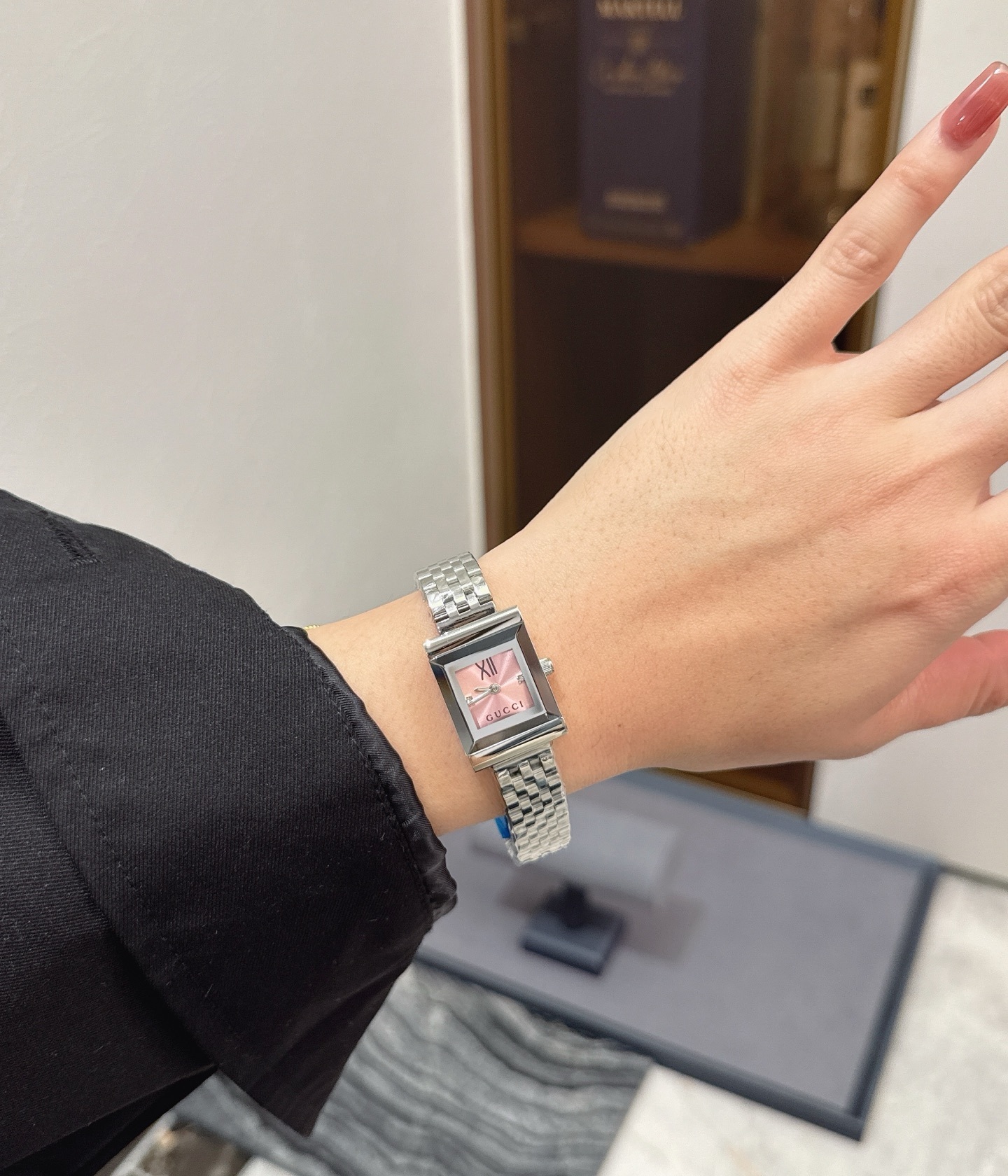 27218-Gucci--1215 gallery